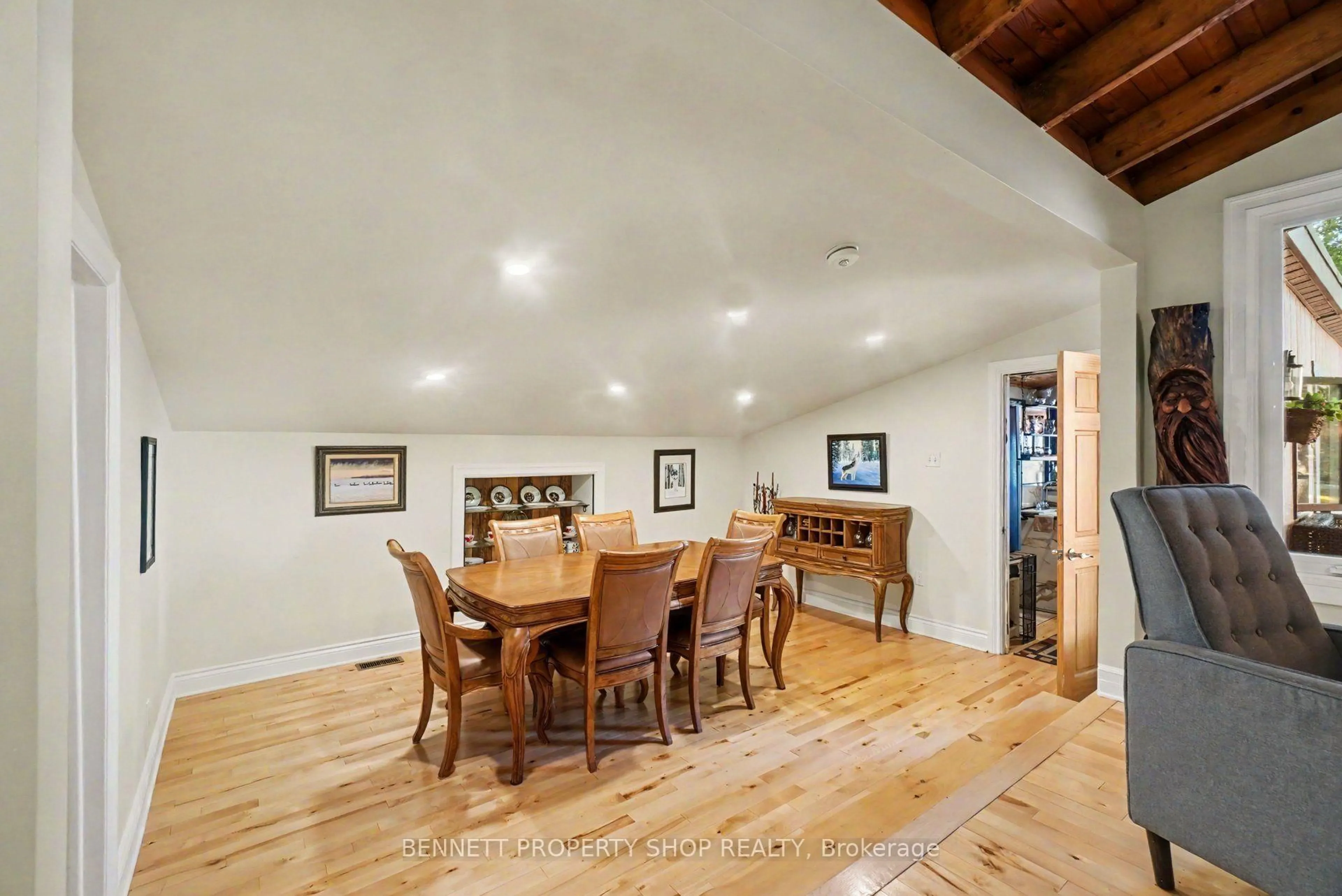 Dining room, wood/laminate floor for 4240 Armitage Ave, Ottawa Ontario K0A 1T0