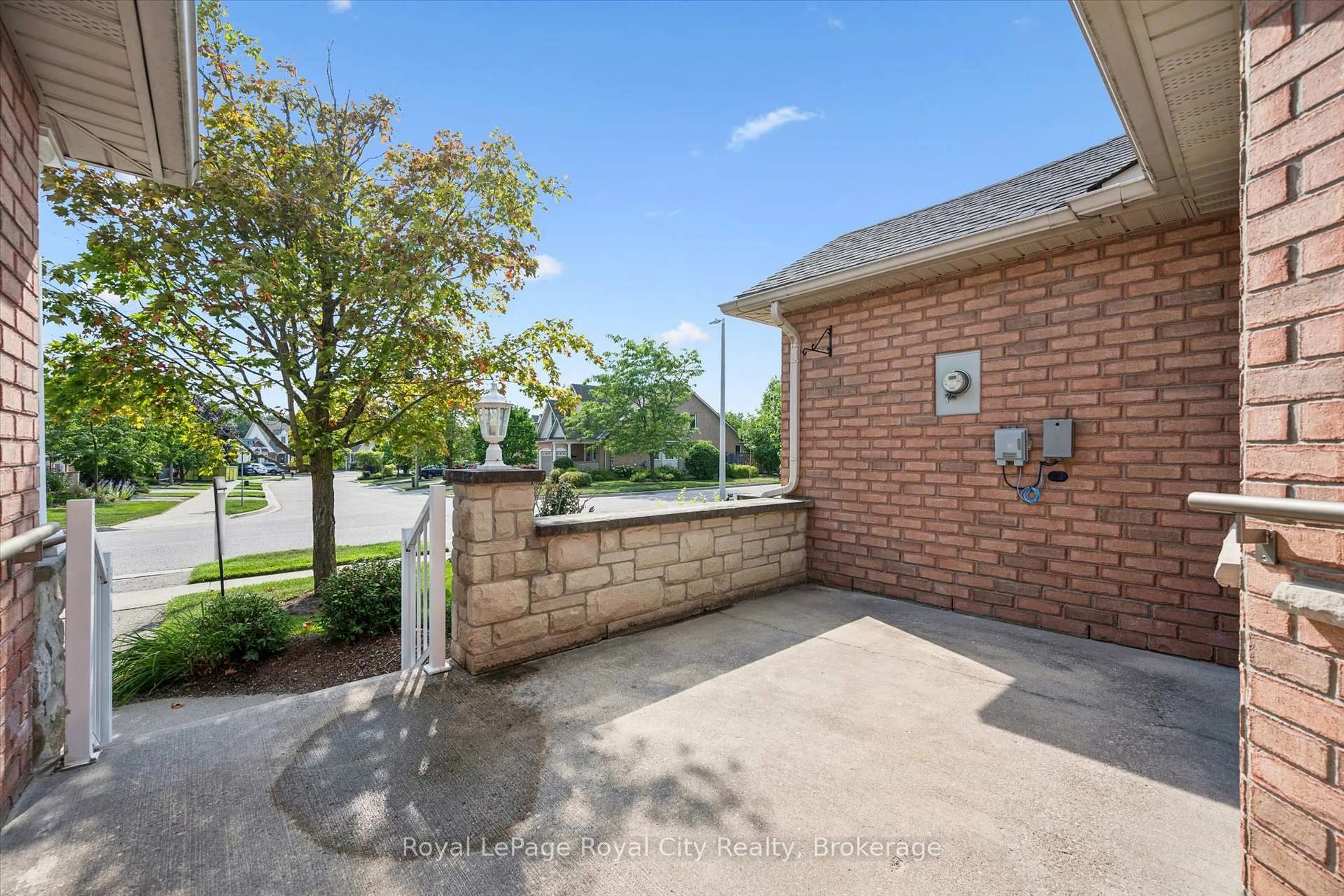 Patio, water/lake/river/ocean view for 46 Terraview Cres, Guelph Ontario N1G 5E9