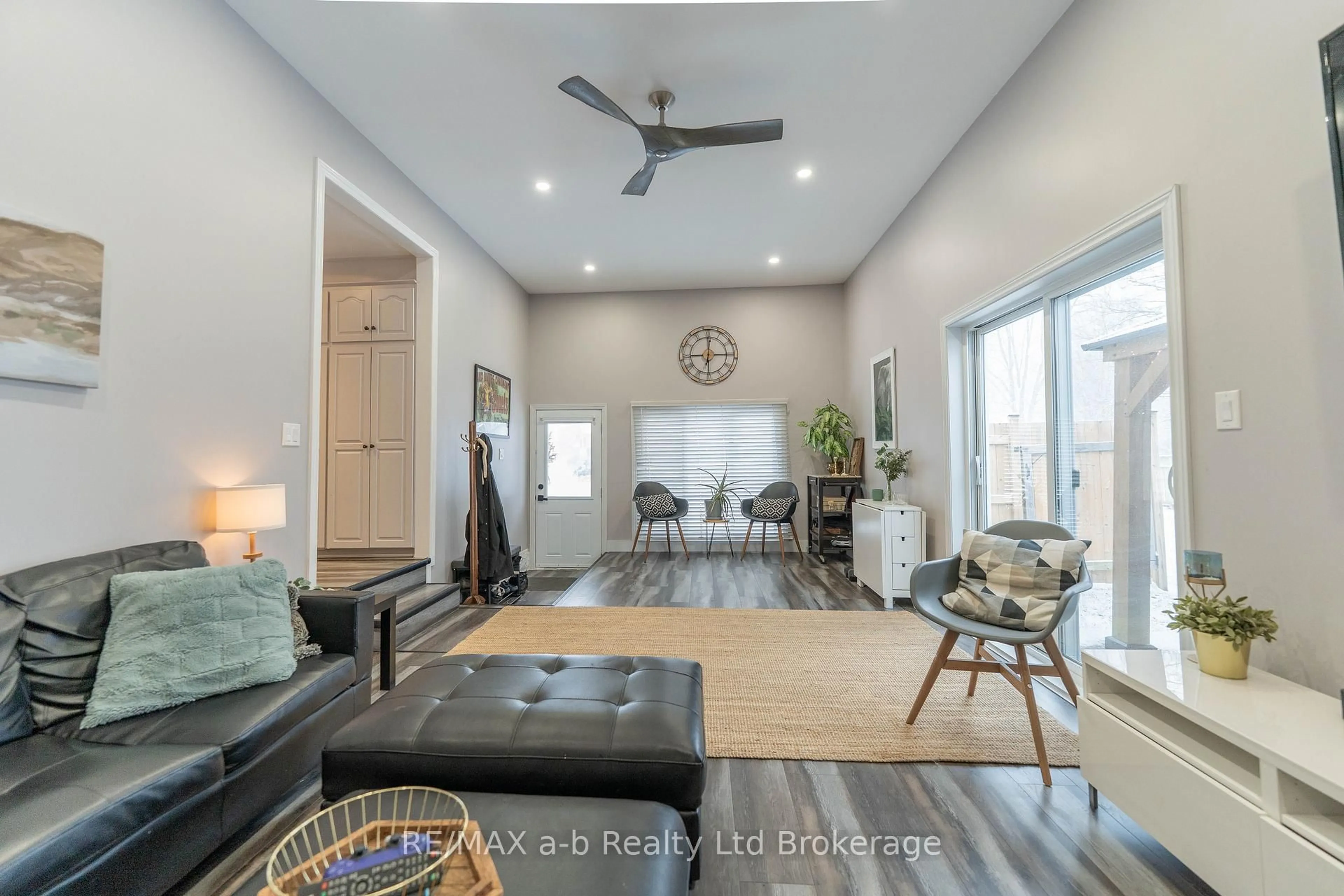 Living room with furniture, unknown for 13 Potters Rd, Tillsonburg Ontario N4G 2G9
