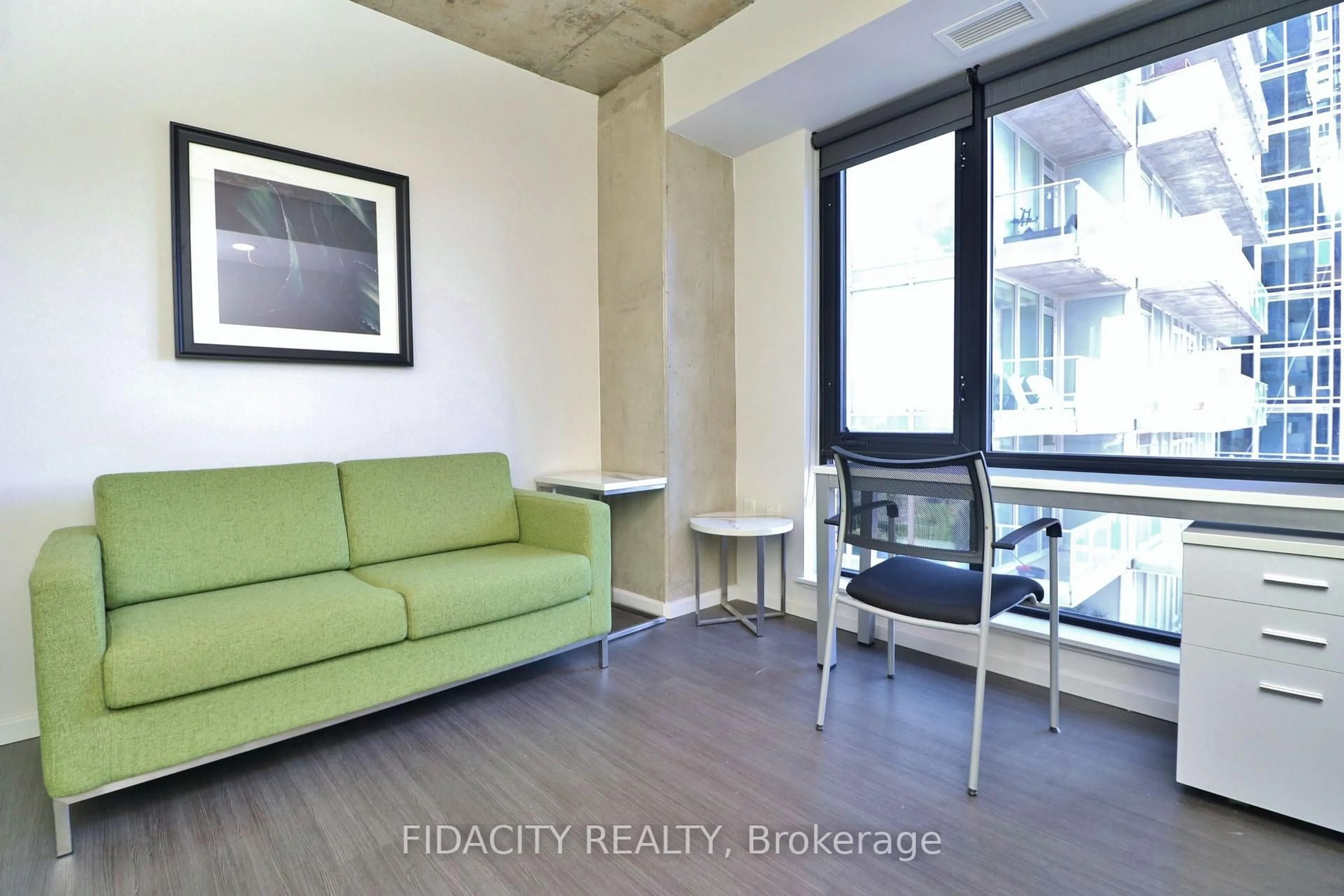 A pic of a room for 105 Champagne Ave #1915, Ottawa Ontario K1S 5E5