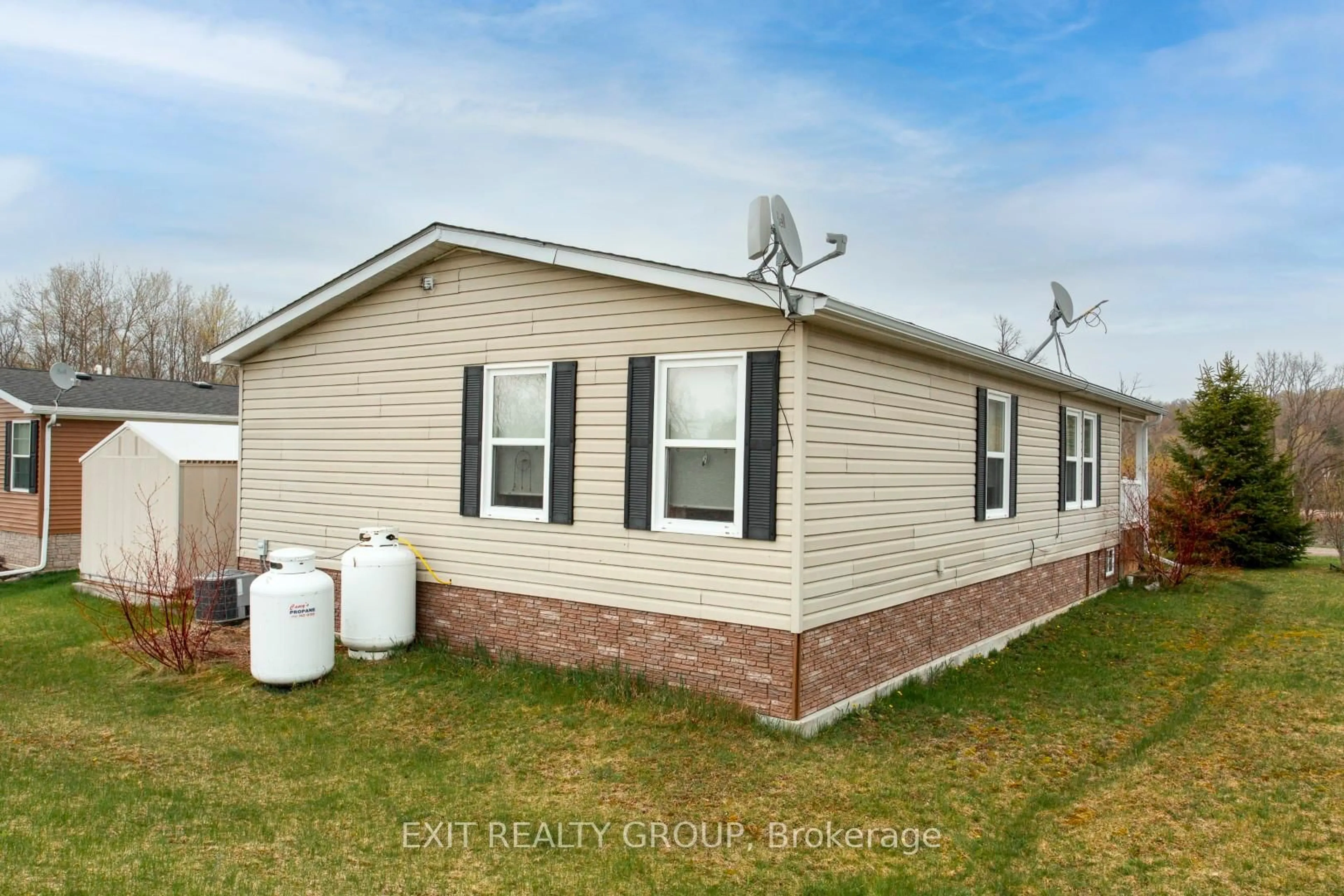 Home with vinyl exterior material, unknown for 46-152 Concession Road 11 W, Trent Hills Ontario K0L 1Y0