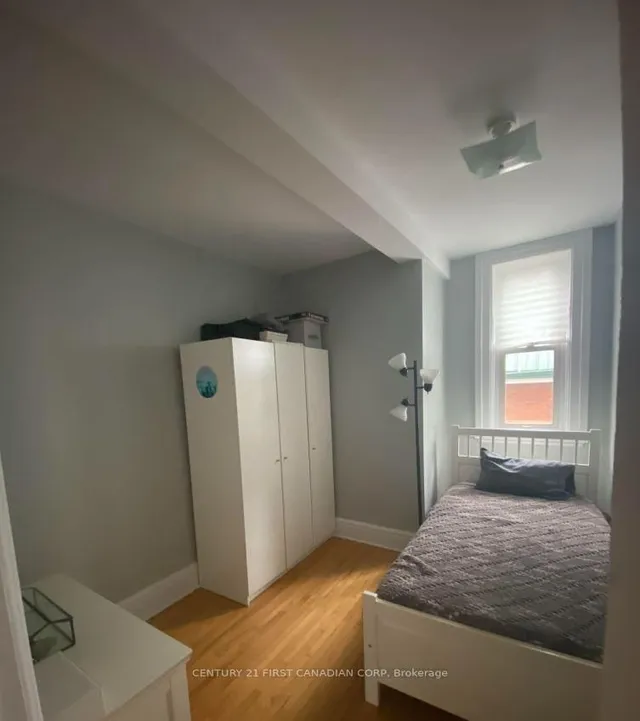 281 Hill St, London East 3