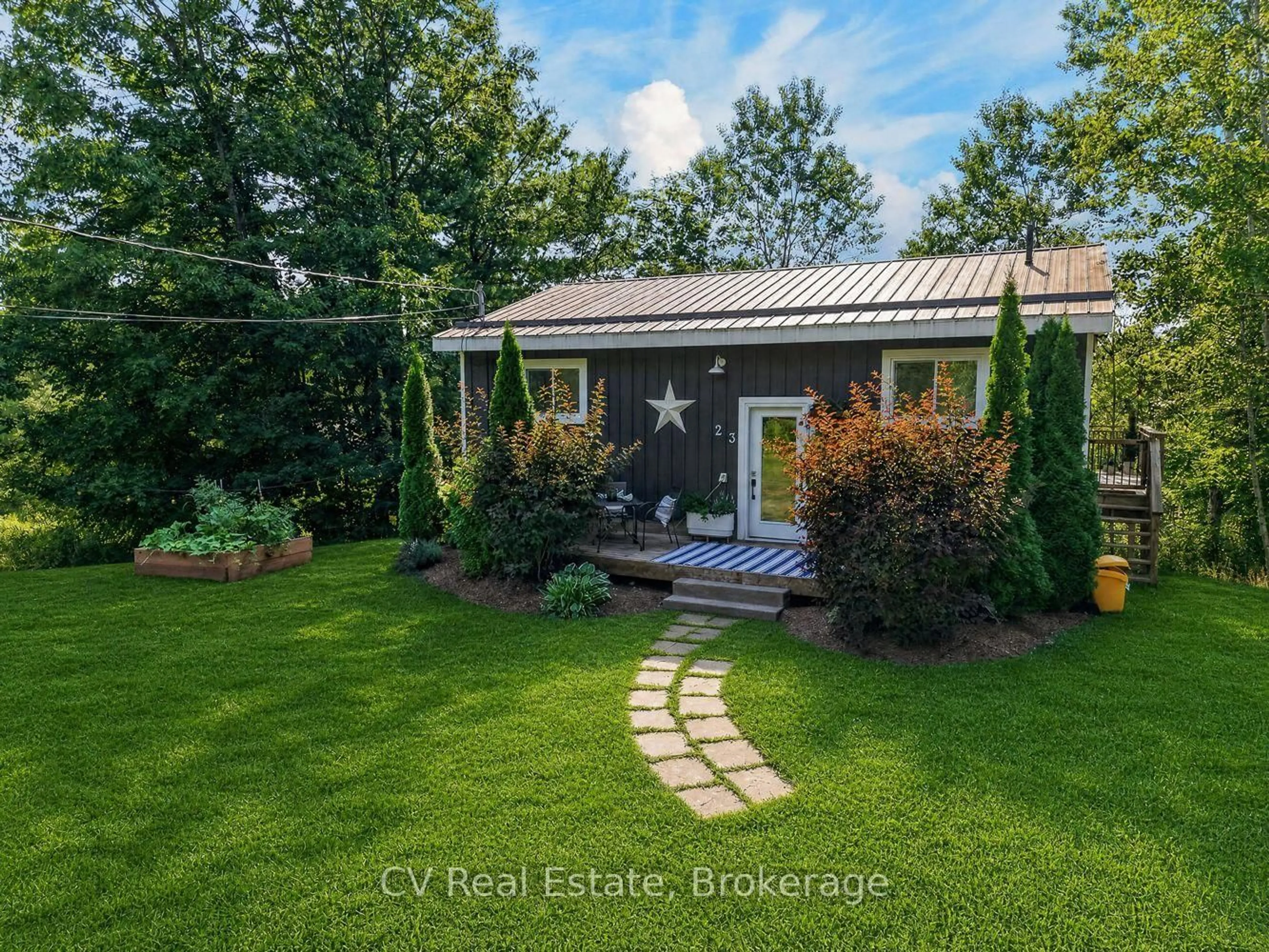 A pic from outside/outdoor area/front of a property/back of a property/a pic from drone, unknown for 23 Lock St, Seguin Ontario P0C 1J0