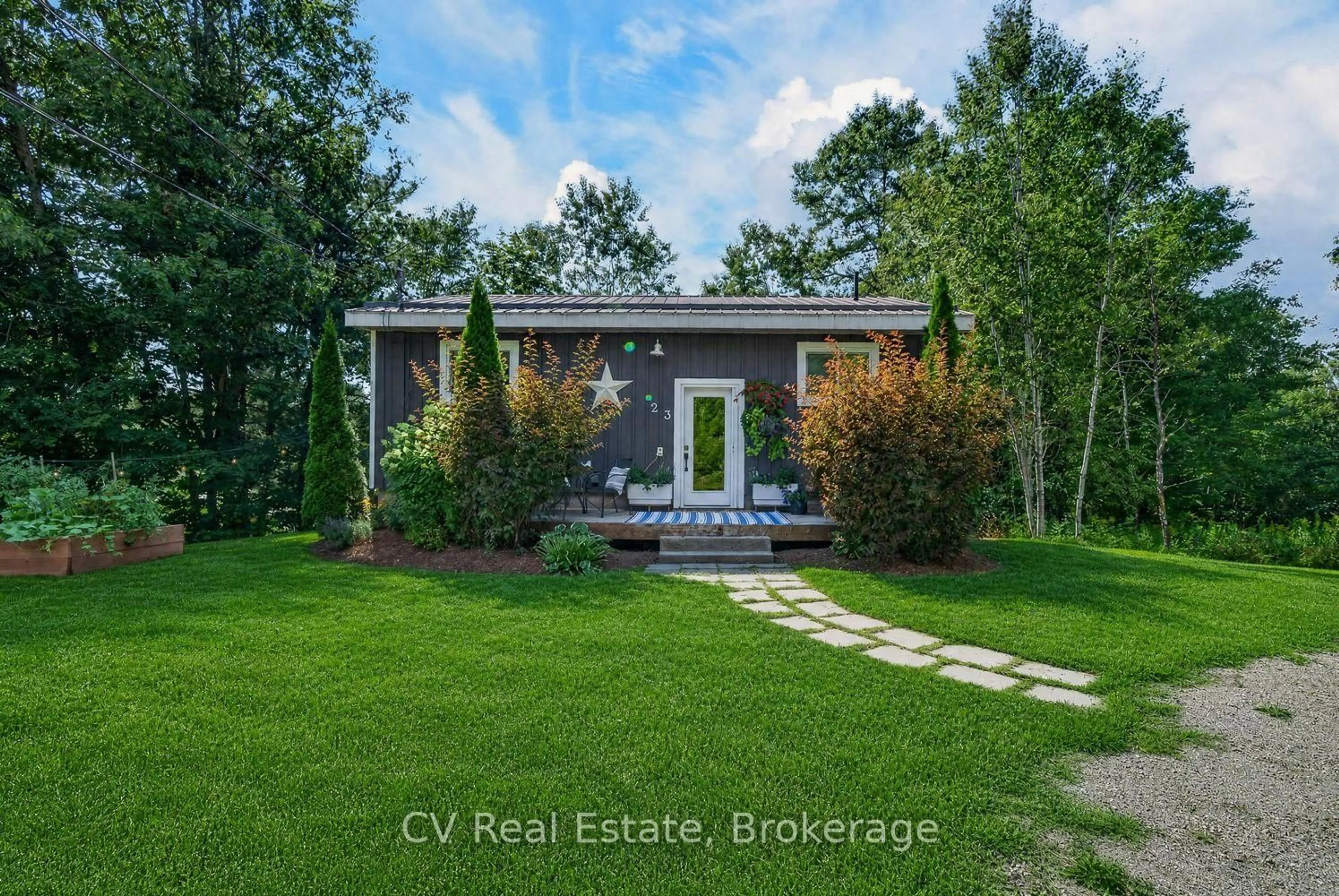 A pic from outside/outdoor area/front of a property/back of a property/a pic from drone, unknown for 23 Lock St, Seguin Ontario P0C 1J0