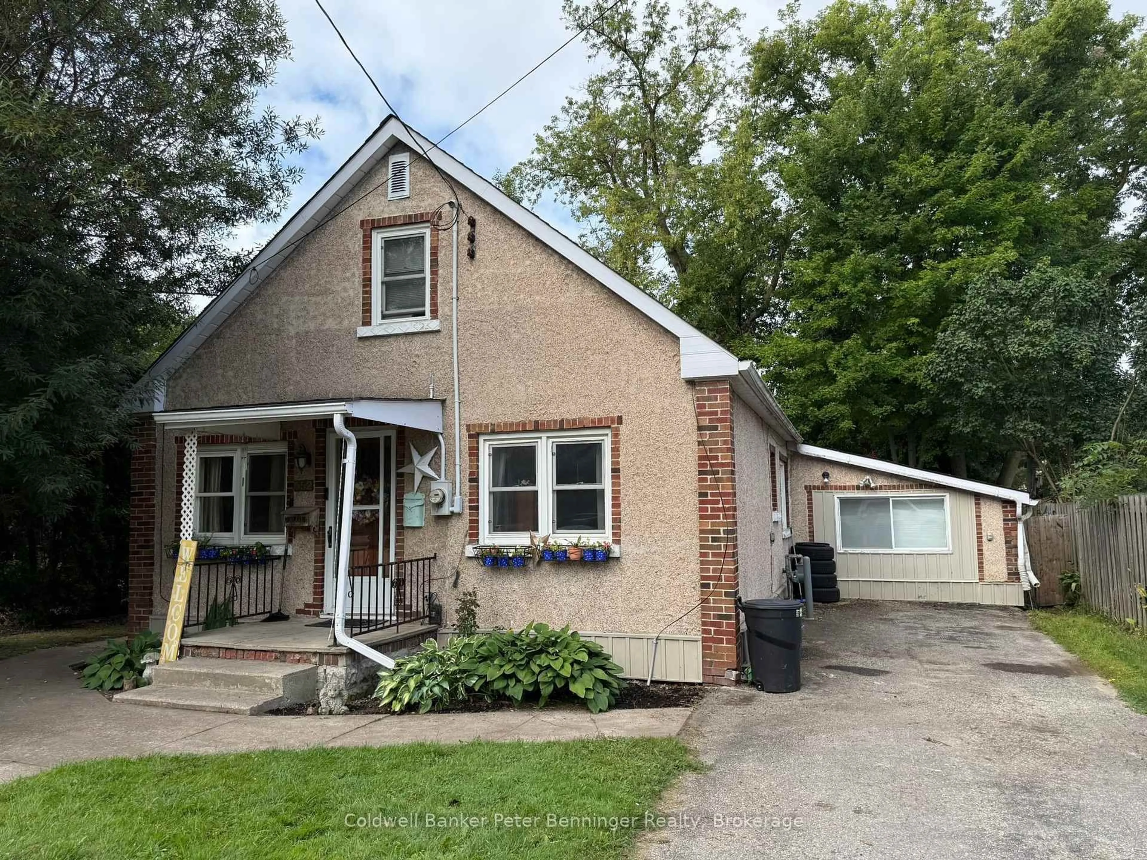 Unknown for 552 11th Ave, Hanover Ontario N4N 2S4