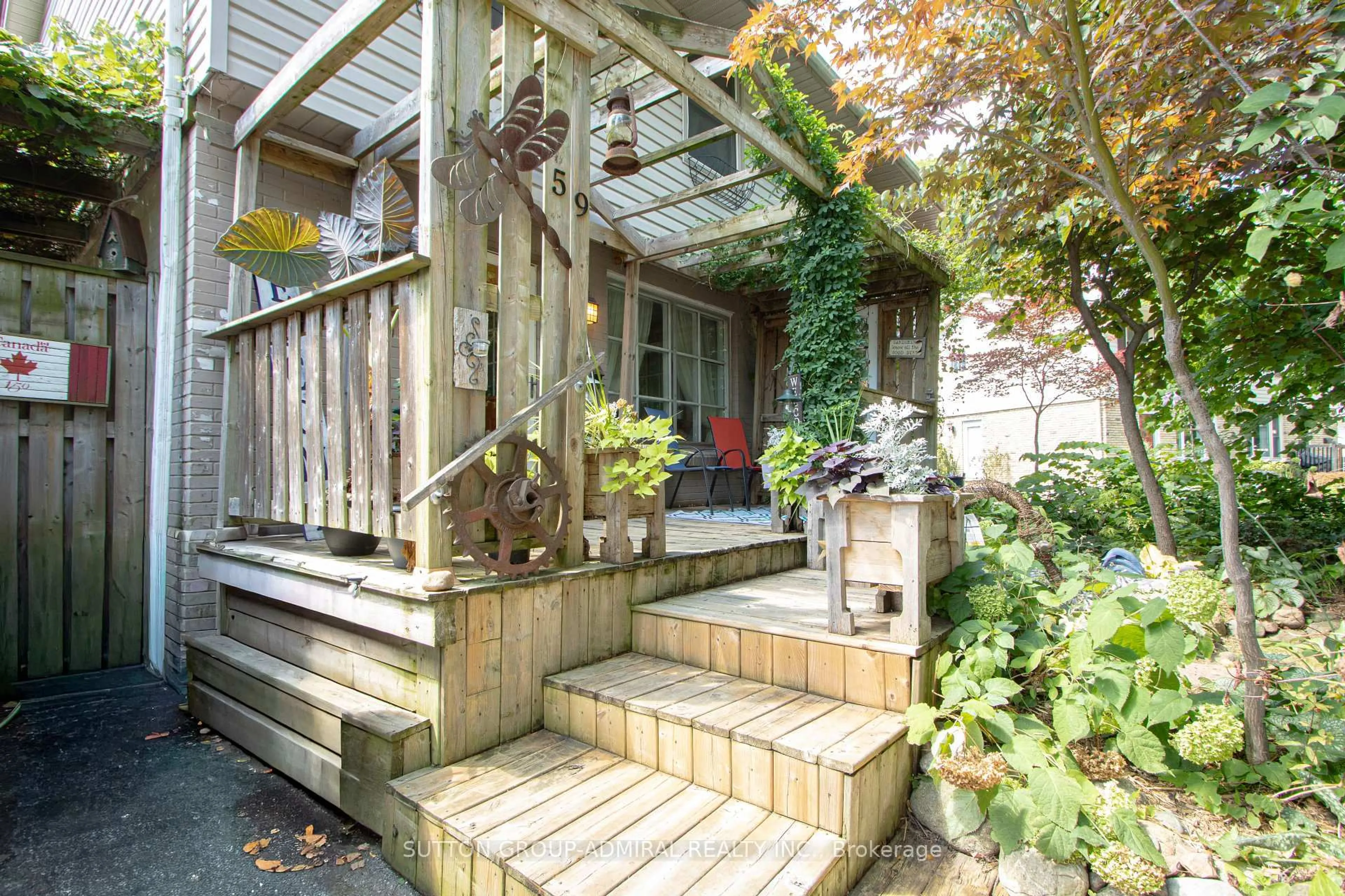 Patio, street for 59 Breckenridge Cres, London South Ontario N6E 1H6