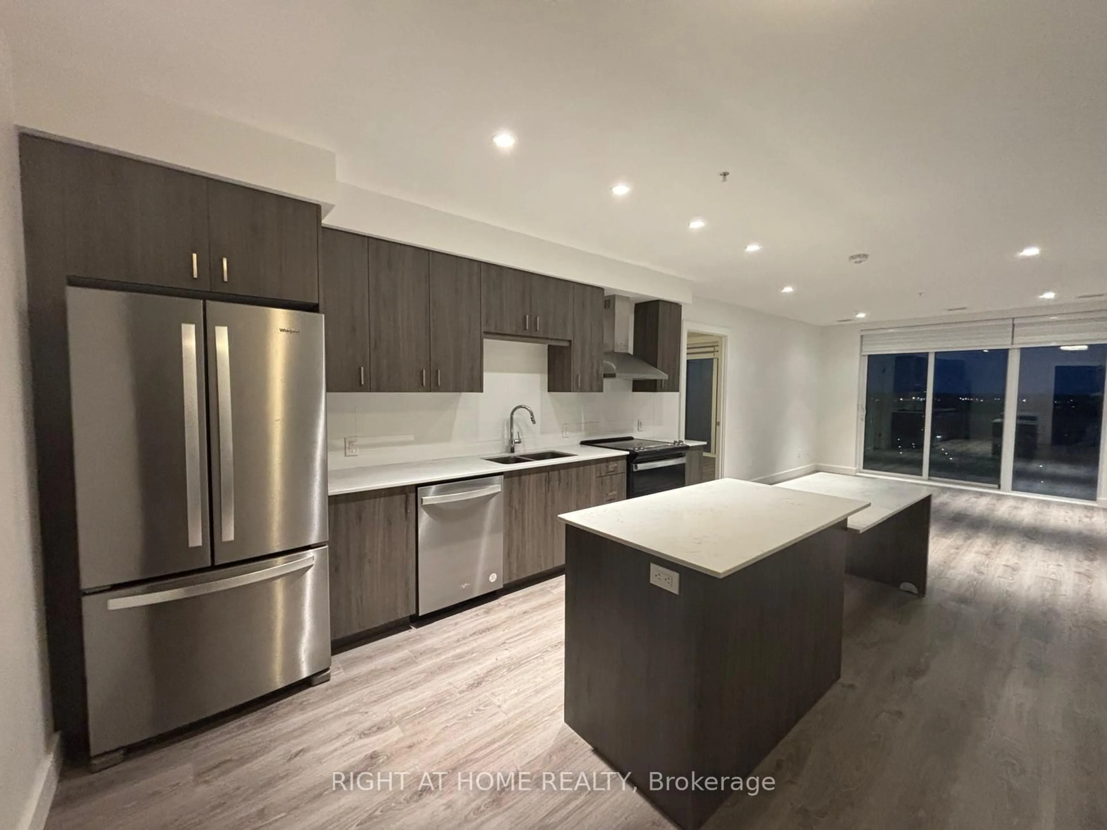 Open concept kitchen, unknown for 15 Glebe St #2007, Cambridge Ontario N1S 0C3