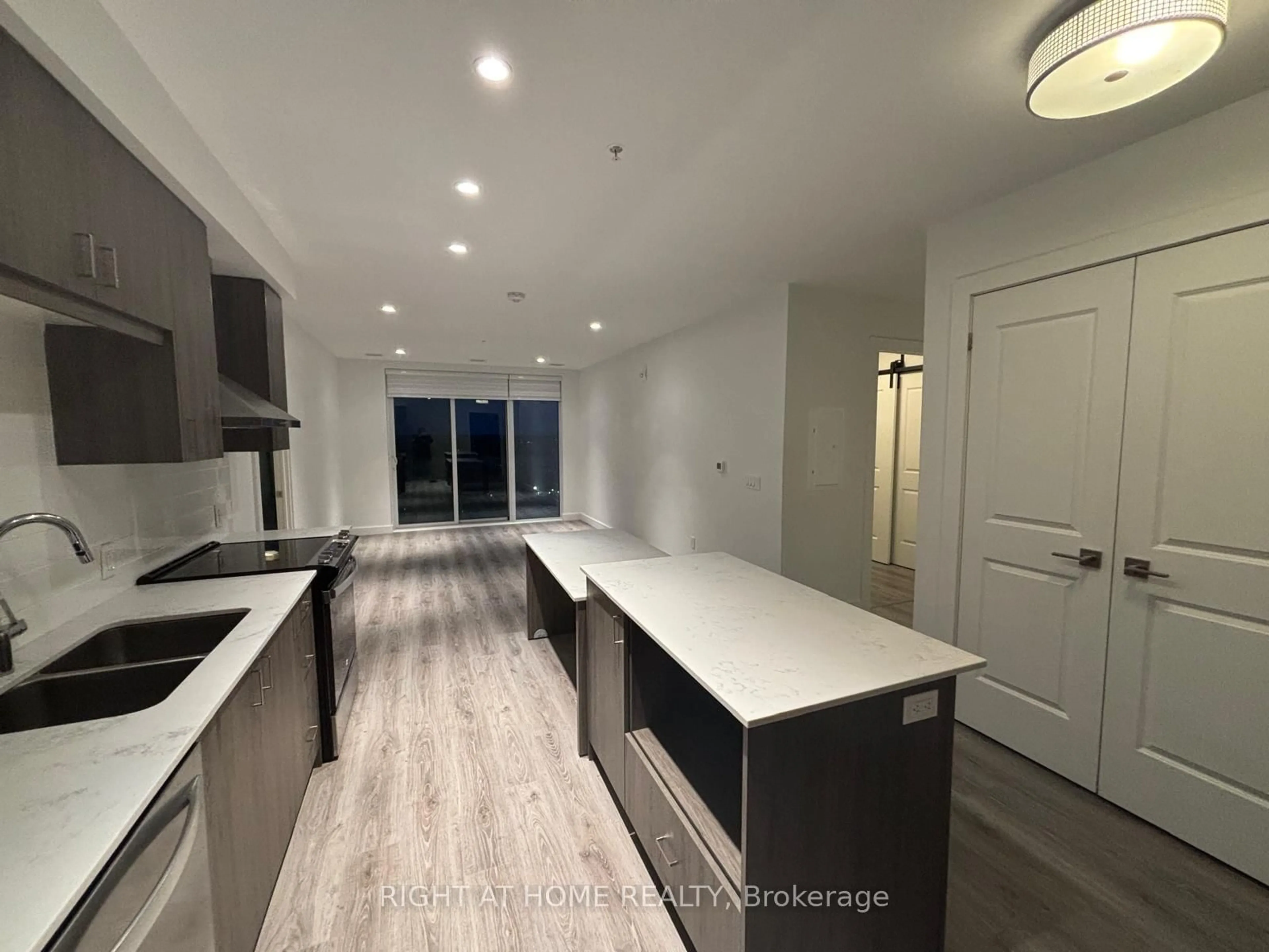 Open concept kitchen, unknown for 15 Glebe St #2007, Cambridge Ontario N1S 0C3