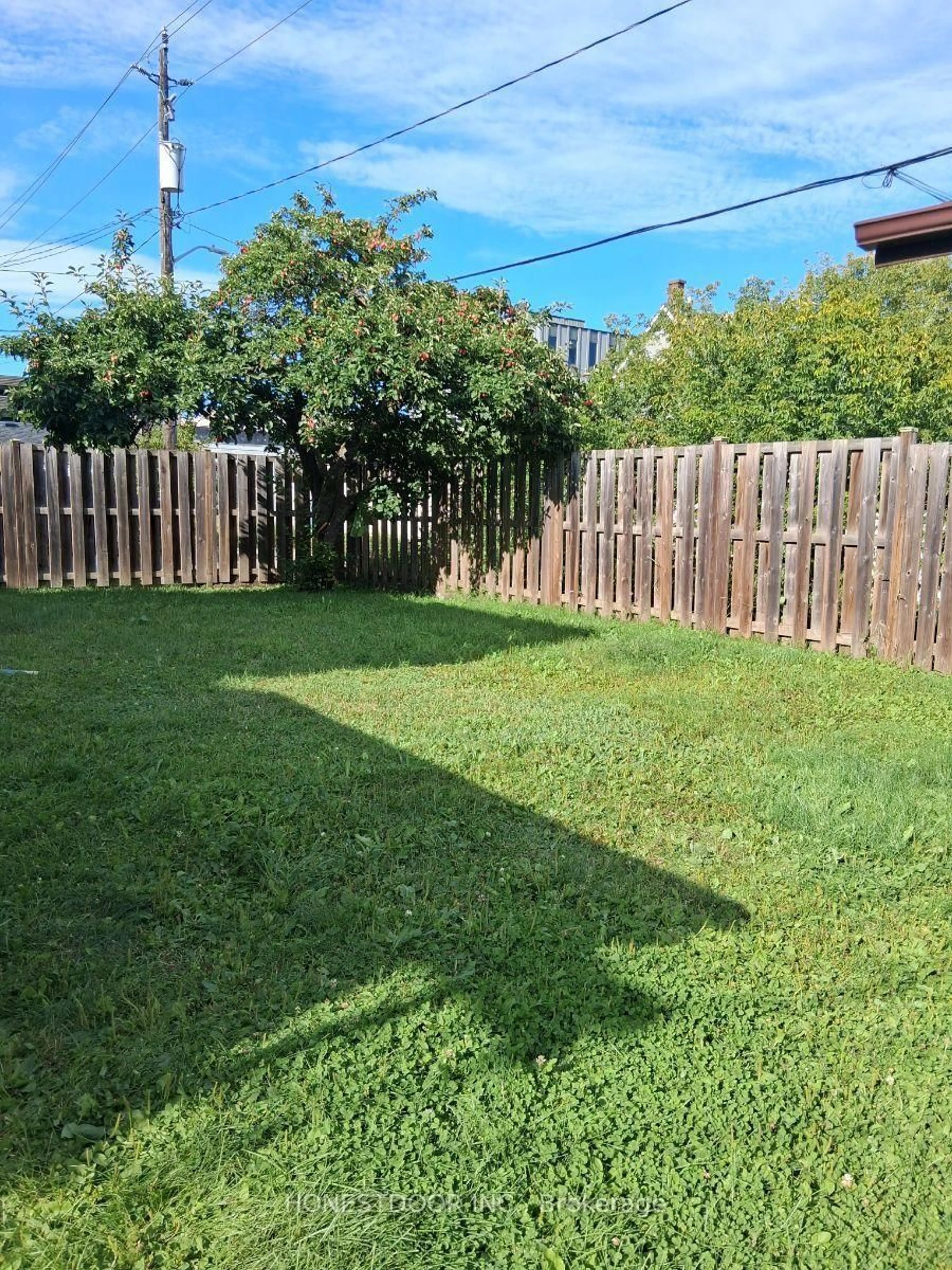 A pic from outside/outdoor area/front of a property/back of a property/a pic from drone, street for 228 Archibald St, Thunder Bay Ontario P7E 1G3