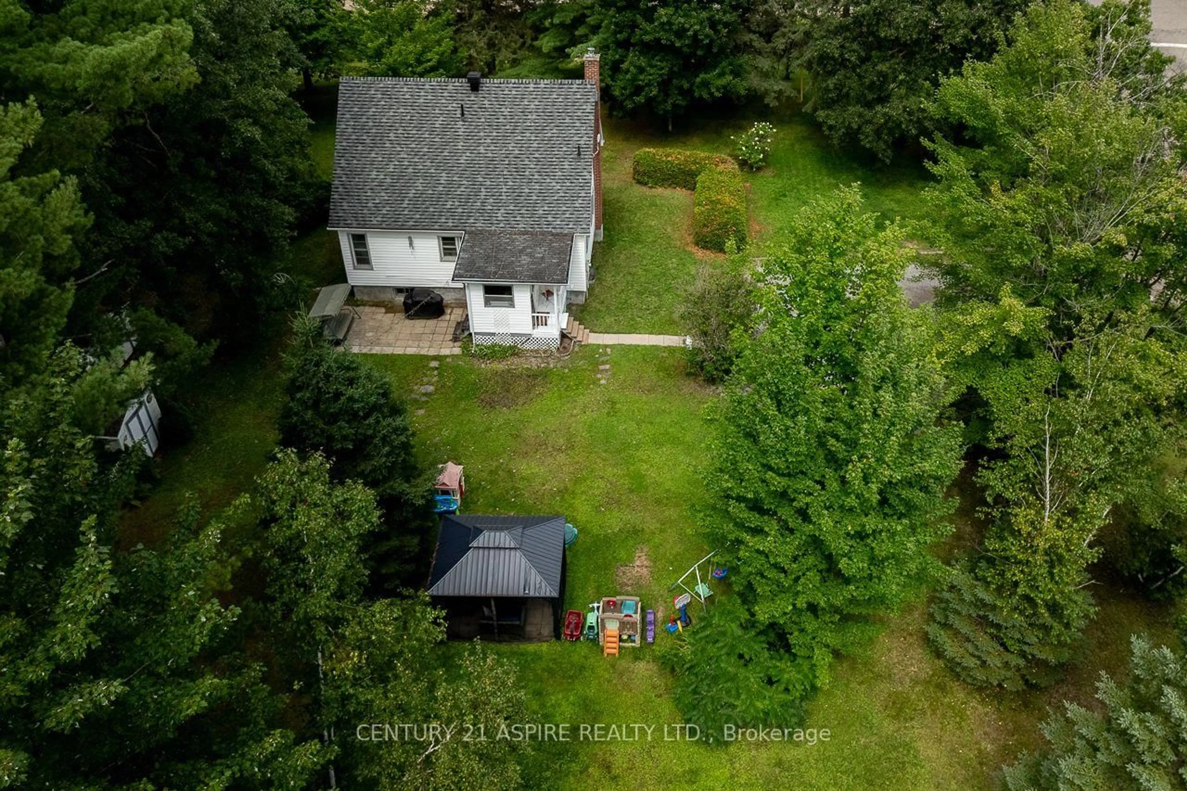 A pic from outside/outdoor area/front of a property/back of a property/a pic from drone, unknown for 2583 B Line Rd, Pembroke Ontario K8A 6W8