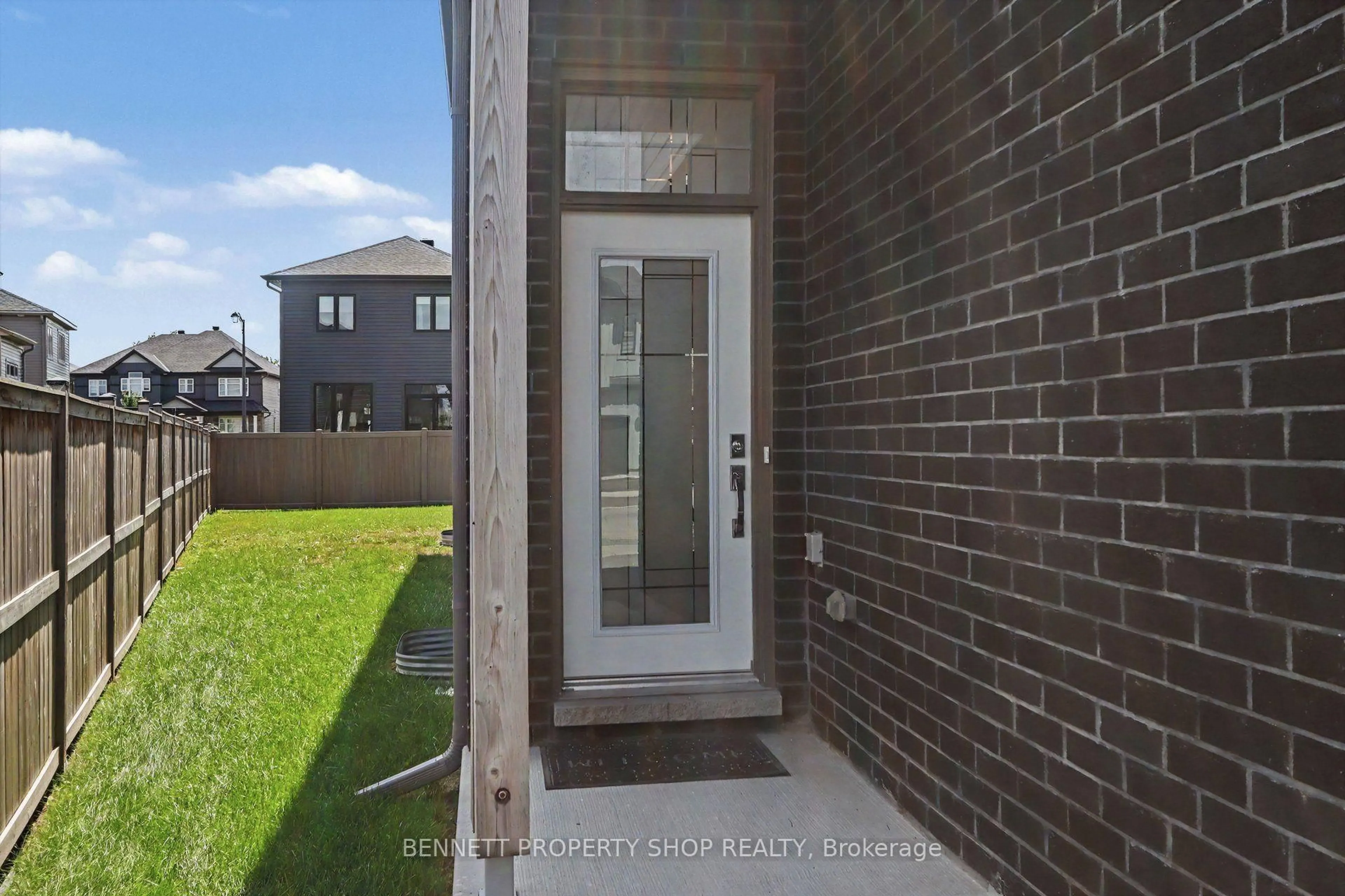 Unknown for 396 Ventoux Ave, Orleans Ontario K4A 5L9