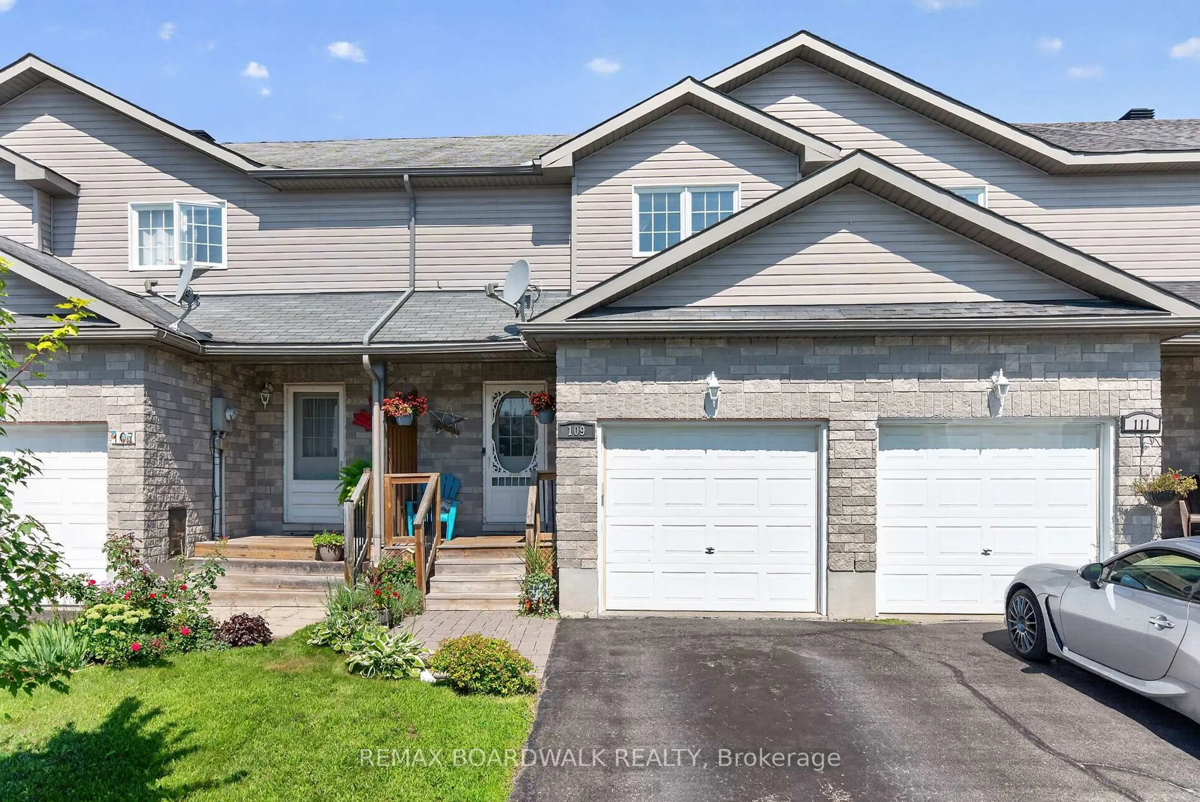 Home with brick exterior material, street for 109 Raina Way, North Grenville Ontario K0G 1J0