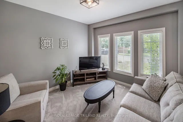 446 South Leaksdale Circ, London South 5