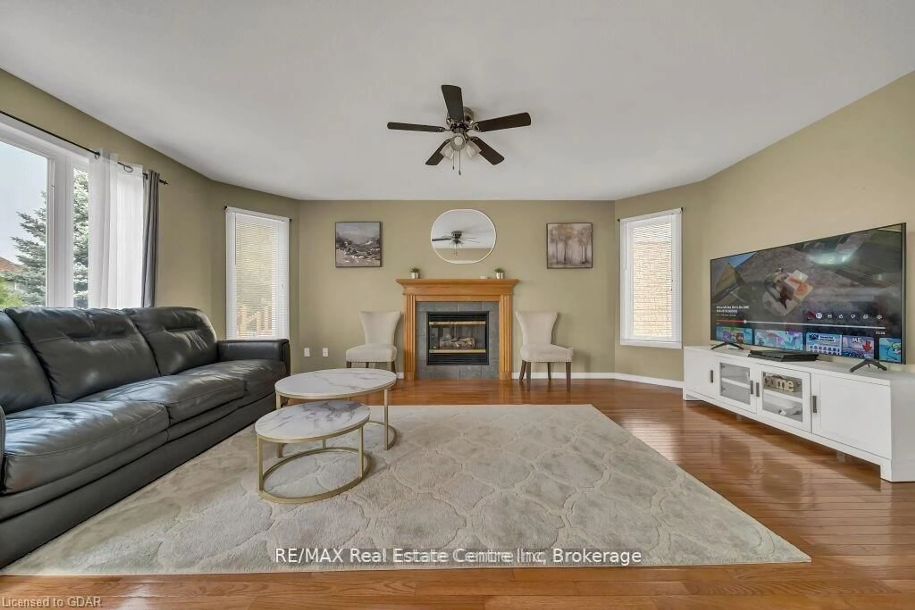 Living room with furniture, unknown for 61 MOFFATT Lane, Guelph Ontario N1G 5E8
