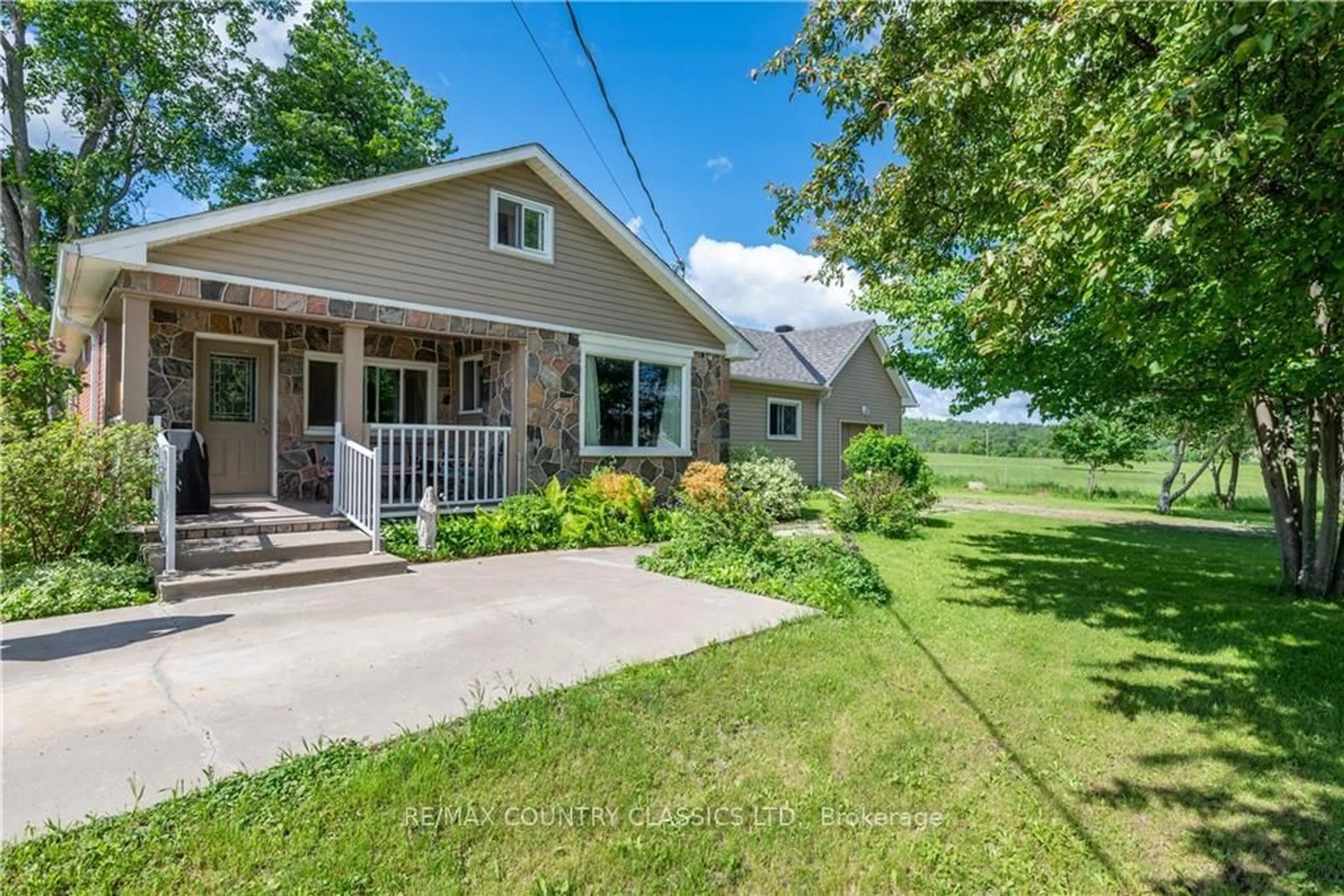 A pic from outside/outdoor area/front of a property/back of a property/a pic from drone, water/lake/river/ocean view for 70 MASK ISLAND Dr, Barry's Bay Ontario K0J 1B0