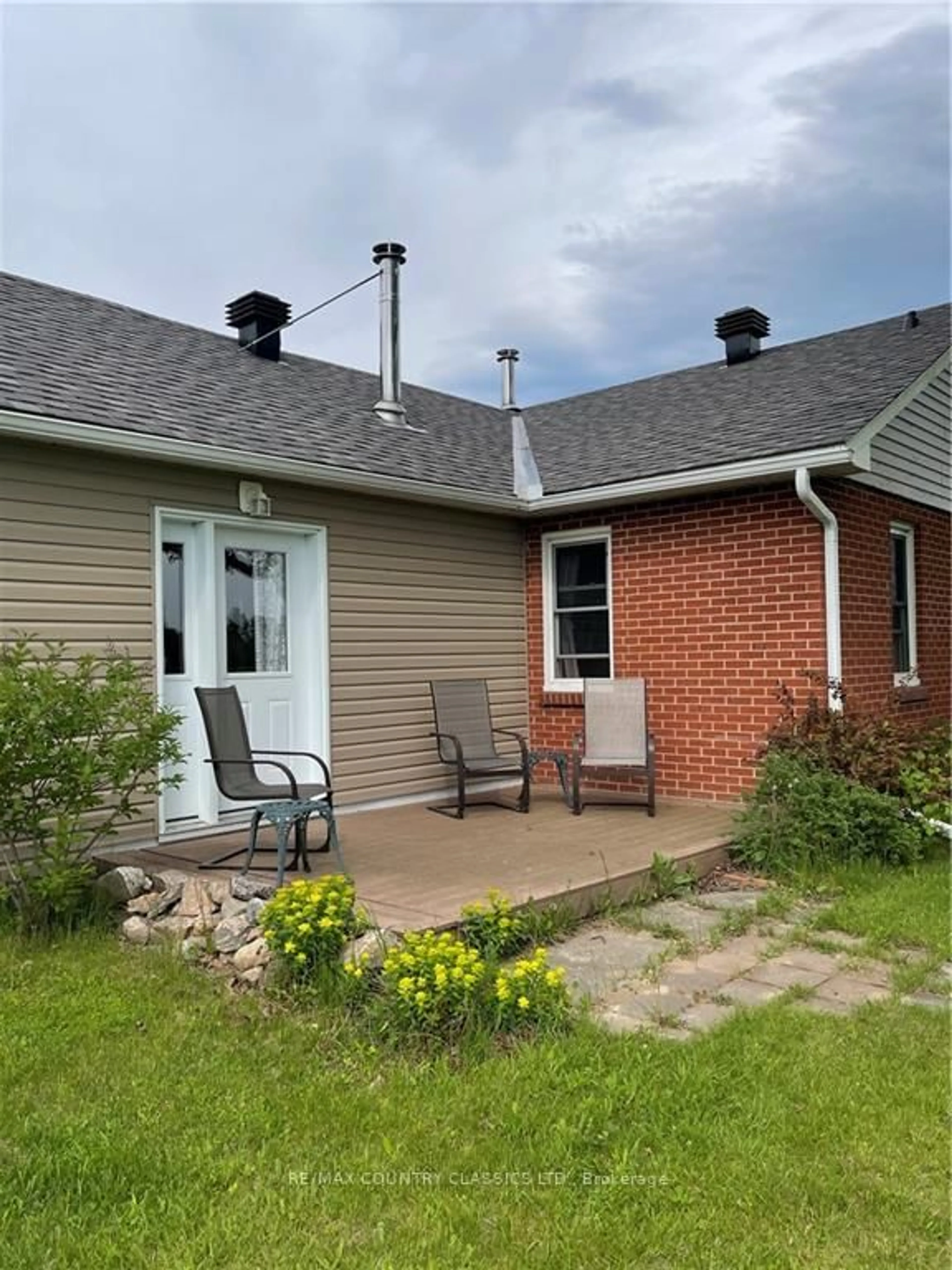 Patio, street for 70 MASK ISLAND Dr, Barry's Bay Ontario K0J 1B0
