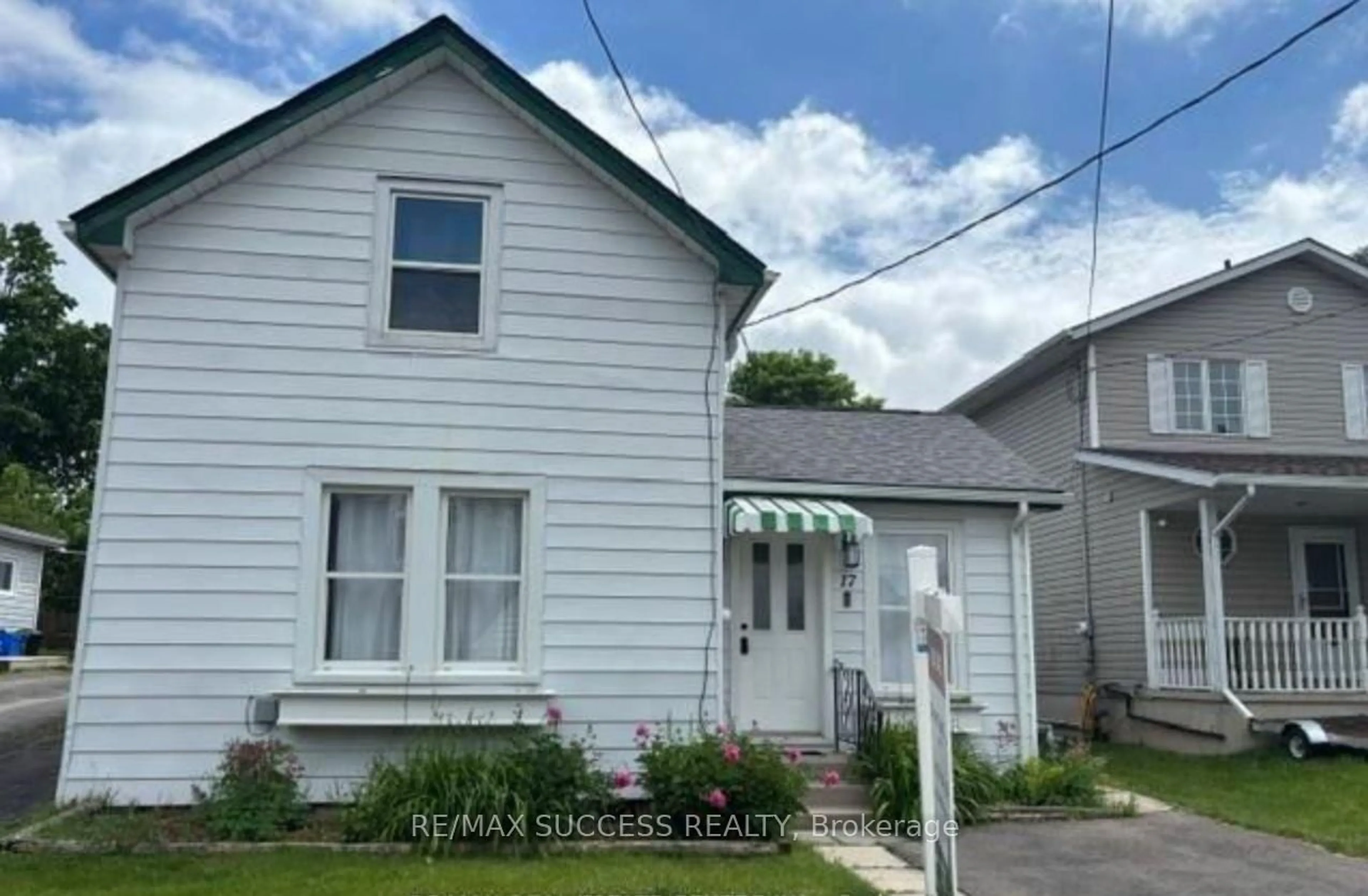 Home with vinyl exterior material, street for 17 Dover St, Woodstock Ontario N4S 3L7