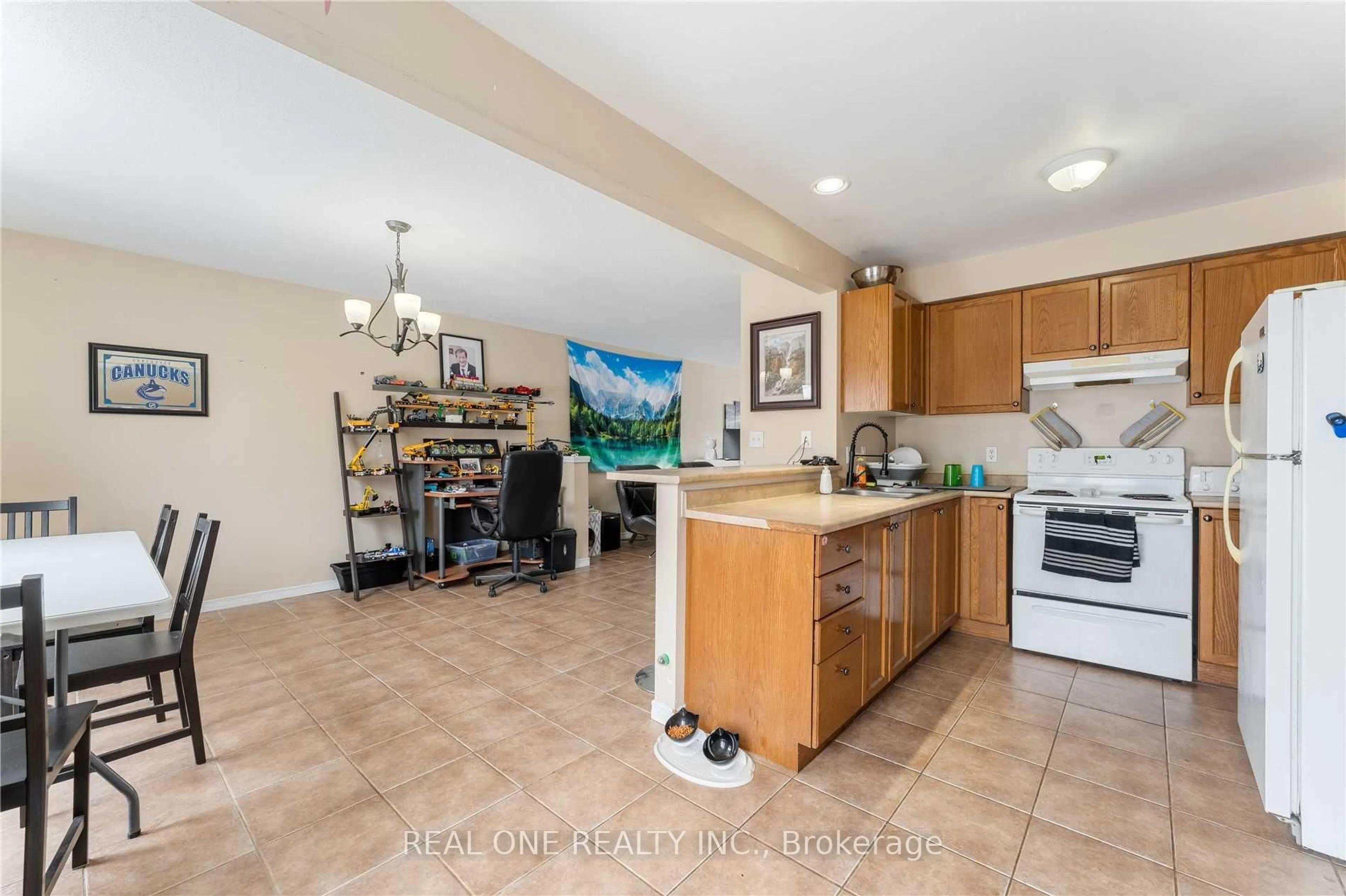 Open concept kitchen, ceramic/tile floor for 575 Victoria Rd, Guelph Ontario N1E 7M1