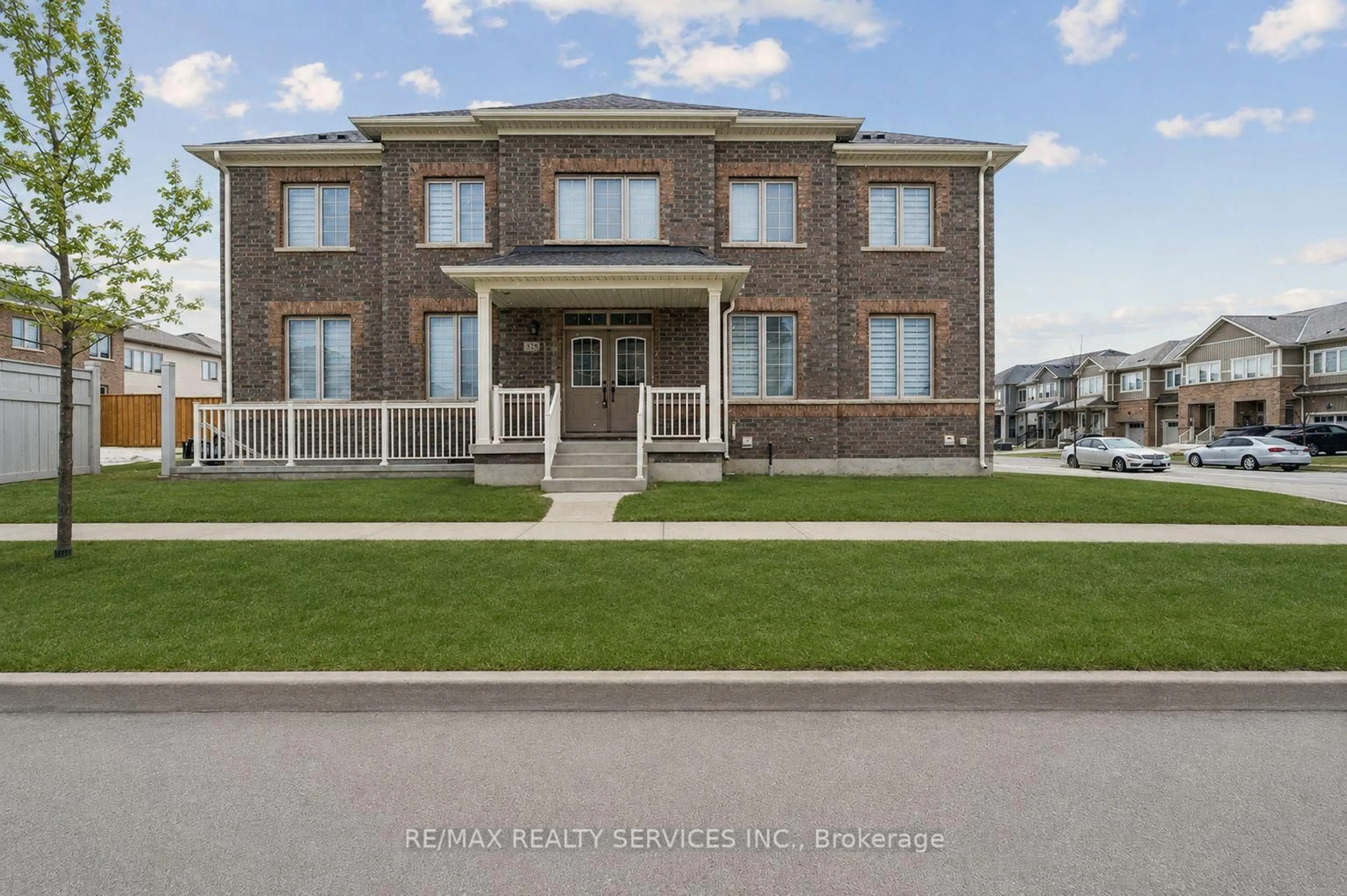 Home with brick exterior material, building for 525 Red Elm Rd, Shelburne Ontario L6V 3Y5