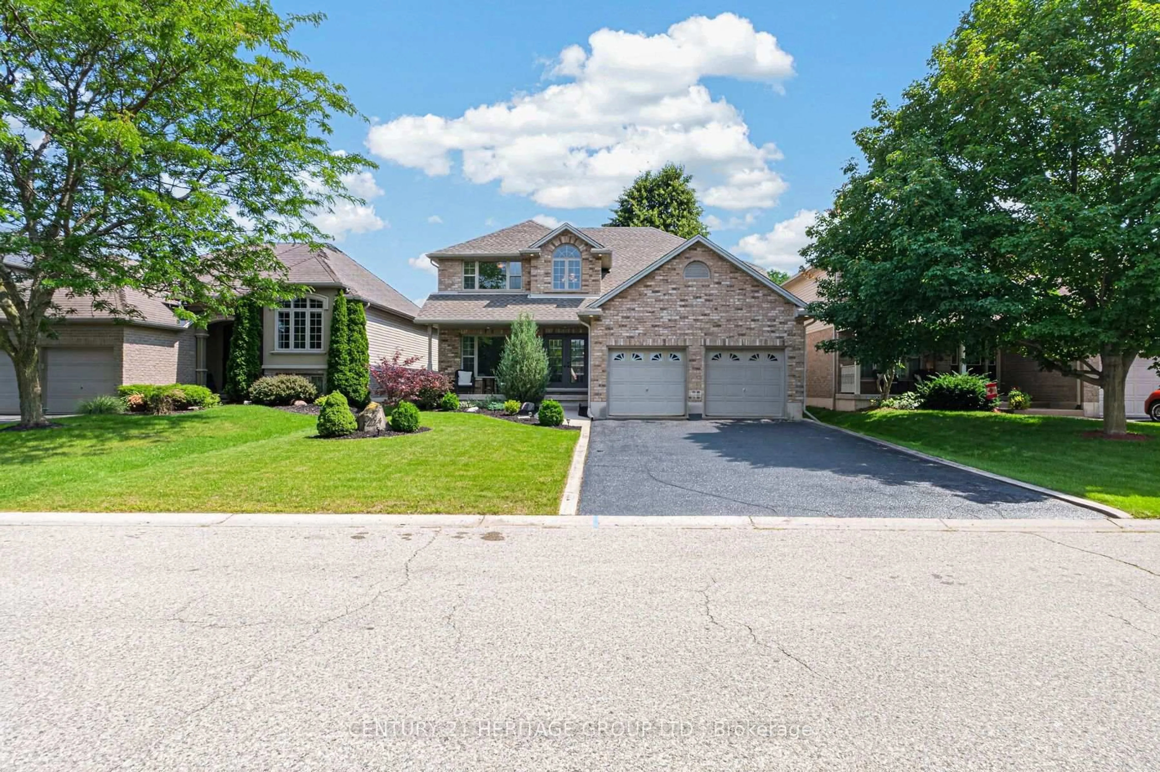 Home with brick exterior material, street for 224 Dundas St, Brant Ontario N3L 4H2