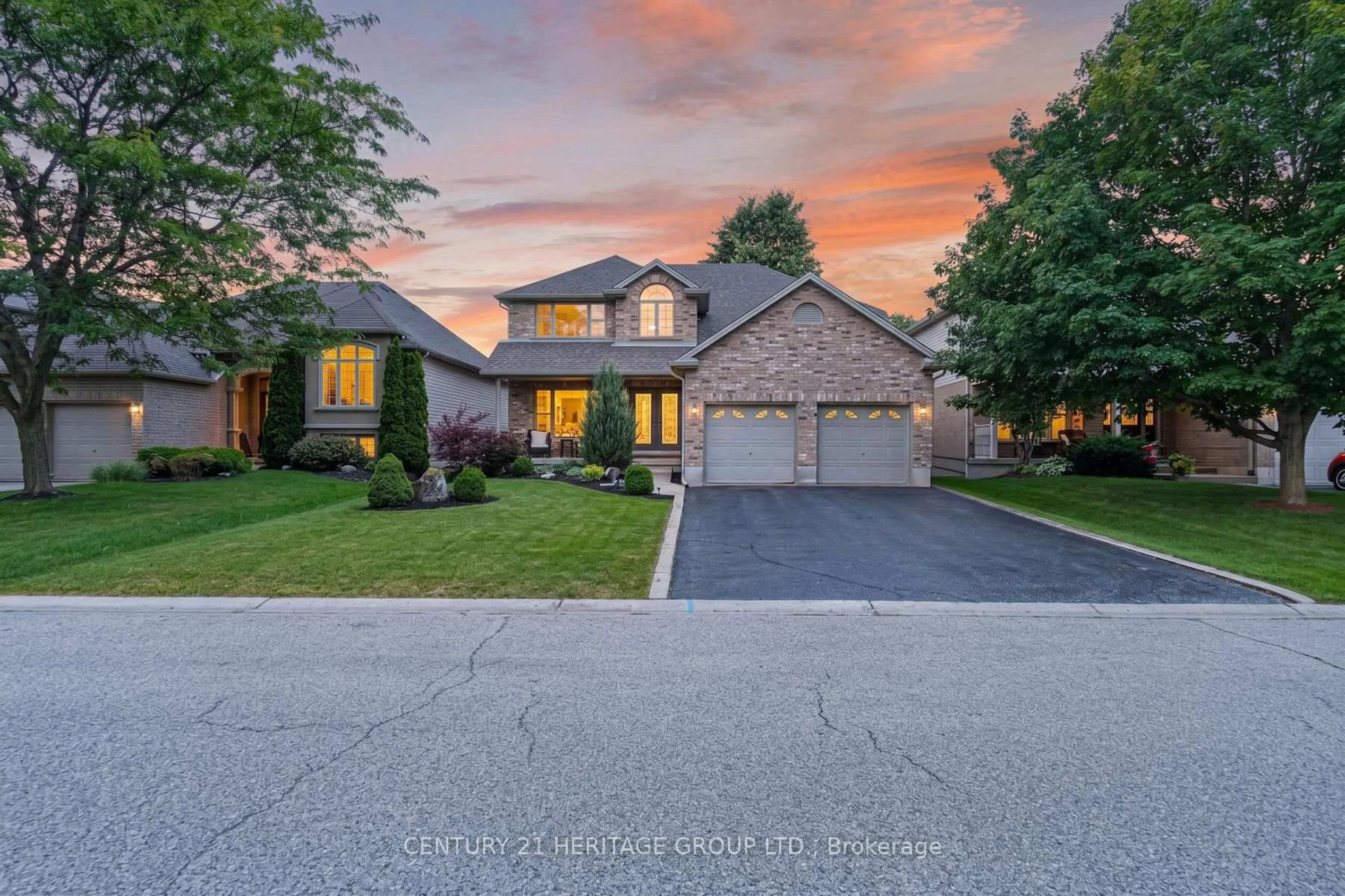 Home with brick exterior material, street for 224 Dundas St, Brant Ontario N3L 4H2