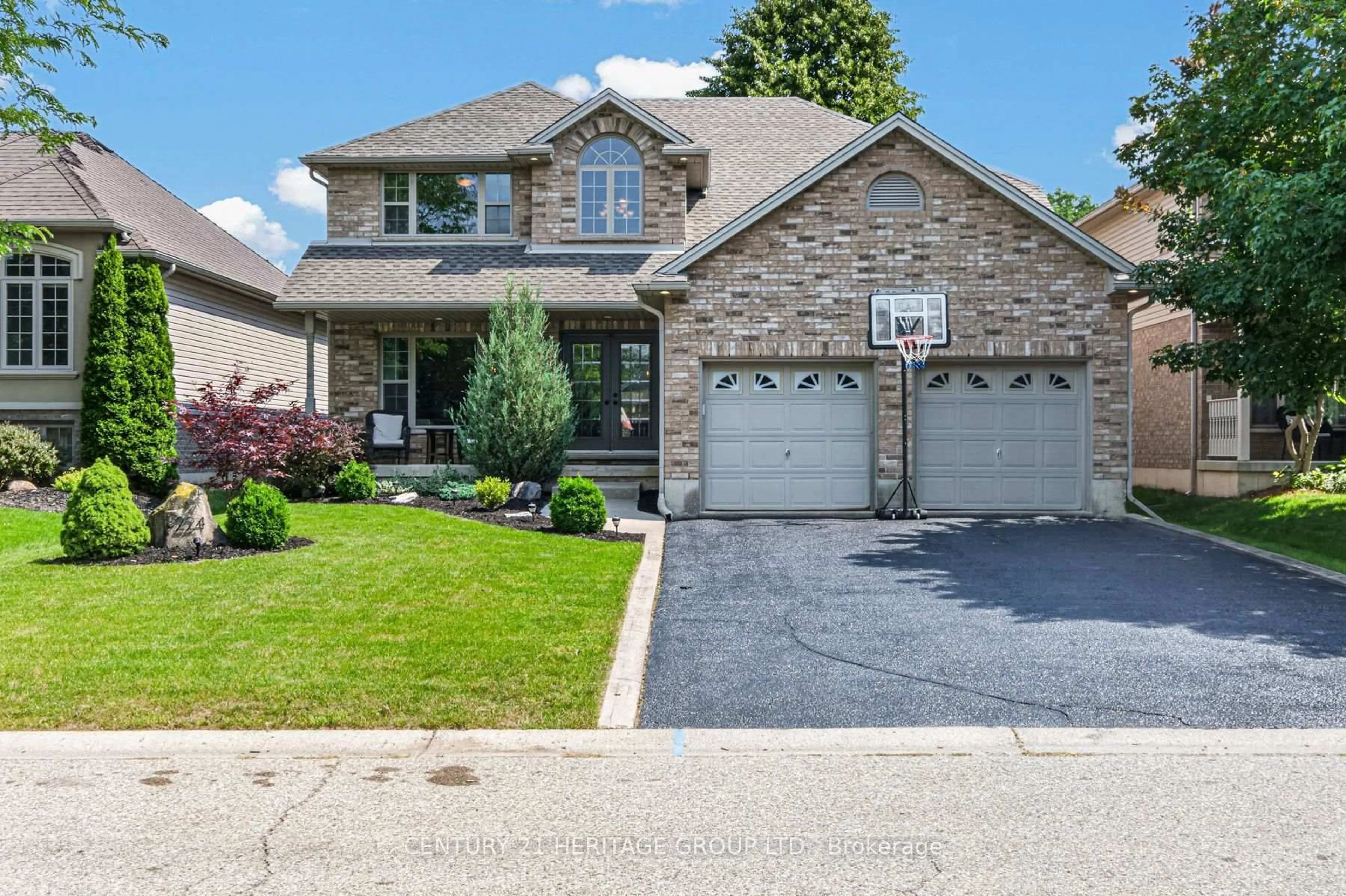 Home with brick exterior material, street for 224 Dundas St, Brant Ontario N3L 4H2