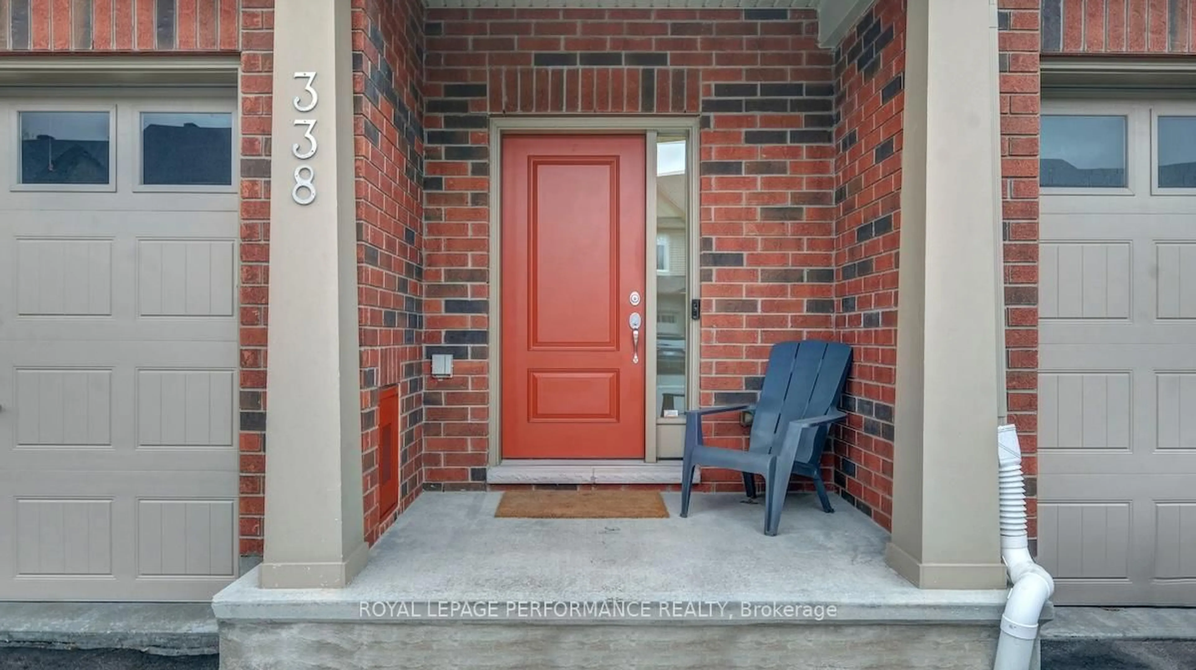 Indoor entryway for 338 Alasken Dr, Ottawa Ontario K1T 0M4