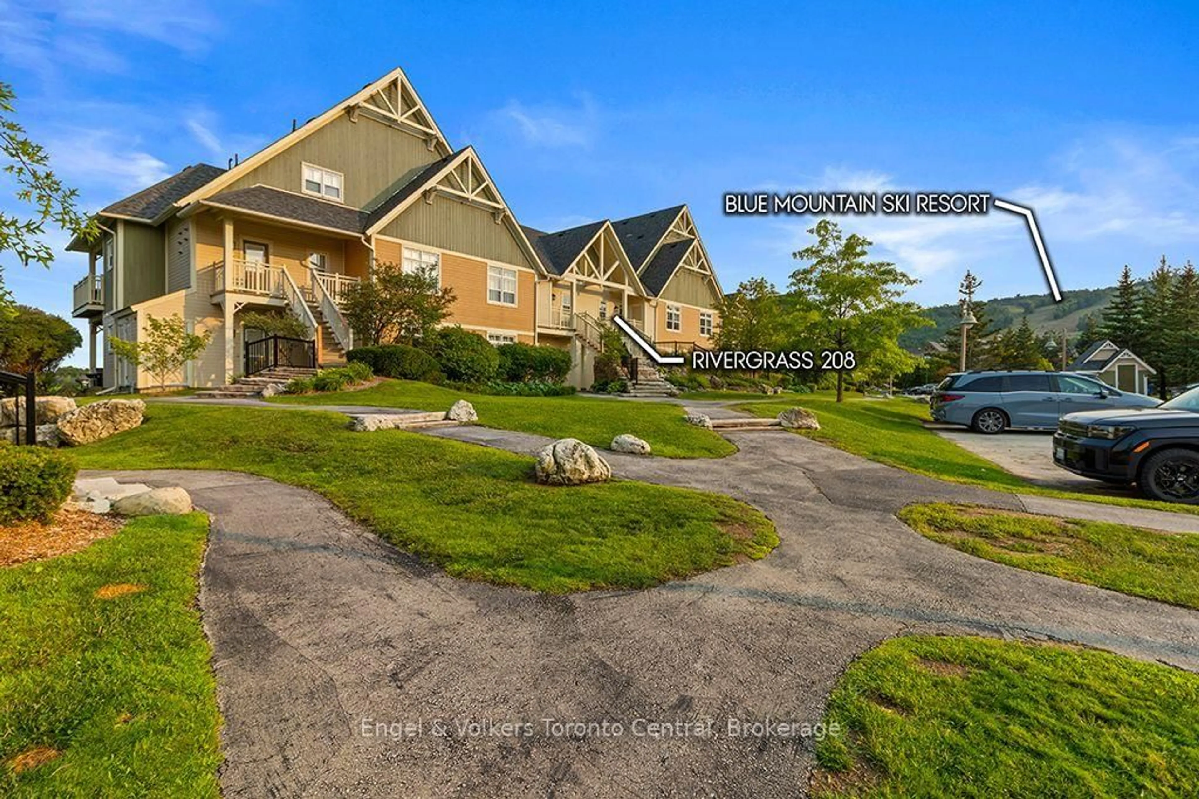 A pic from outside/outdoor area/front of a property/back of a property/a pic from drone, unknown for 115 Fairway Crt #208, Blue Mountains Ontario L9Y 0P8