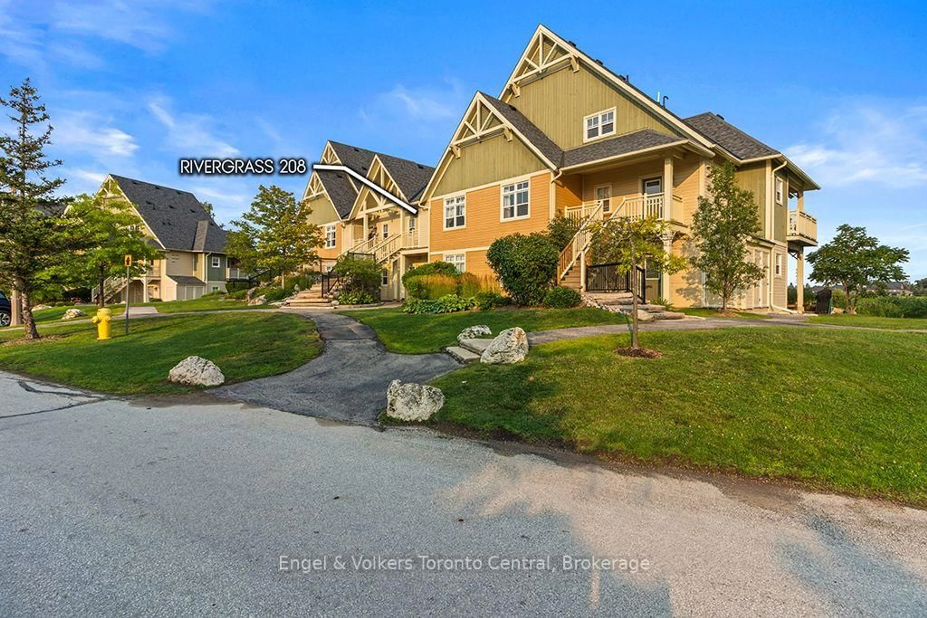 A pic from outside/outdoor area/front of a property/back of a property/a pic from drone, street for 115 Fairway Crt #208, Blue Mountains Ontario L9Y 0P8
