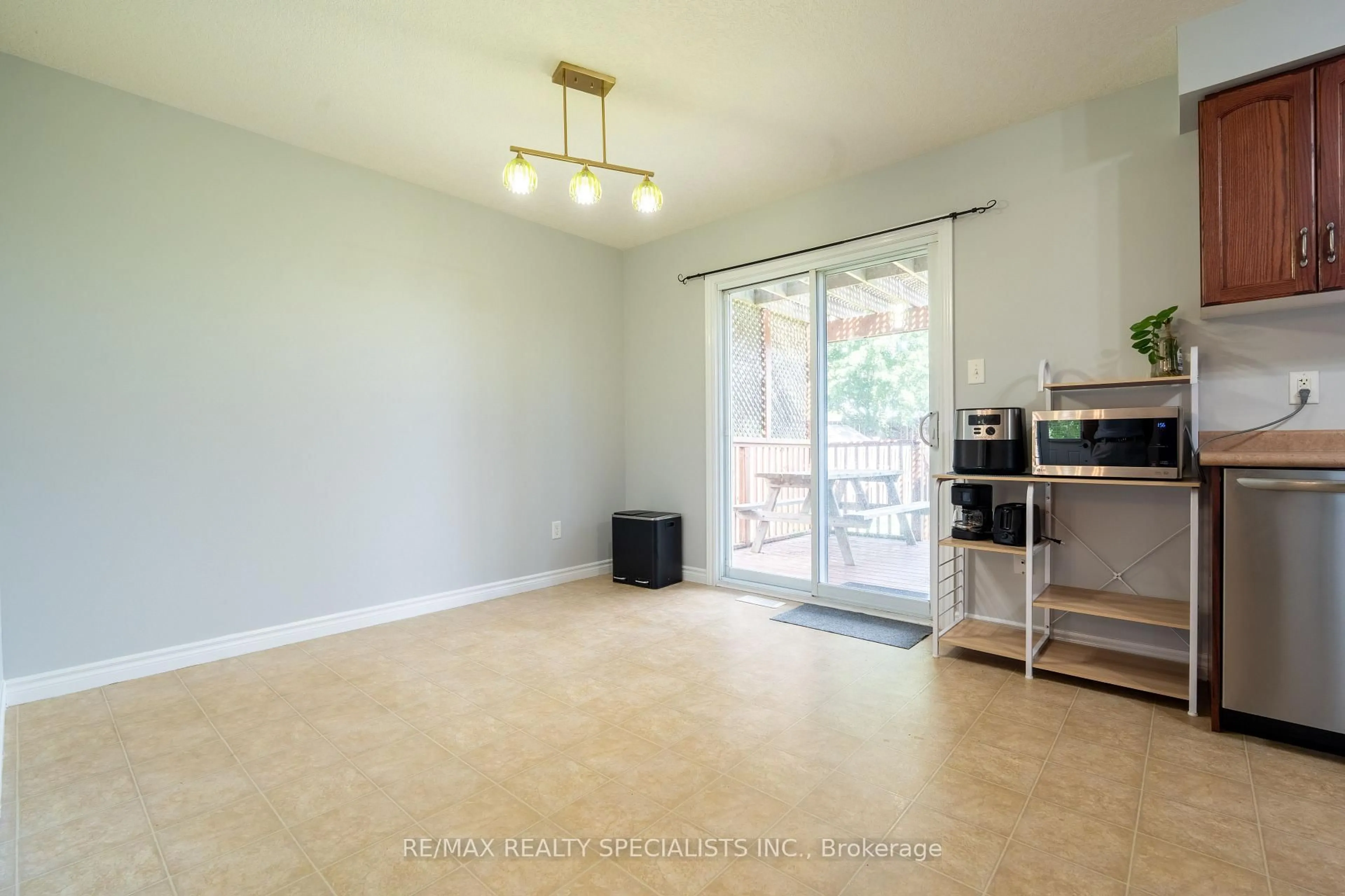 A pic of a room for 466 Bronco Cres, Waterloo Ontario N2K 4K9