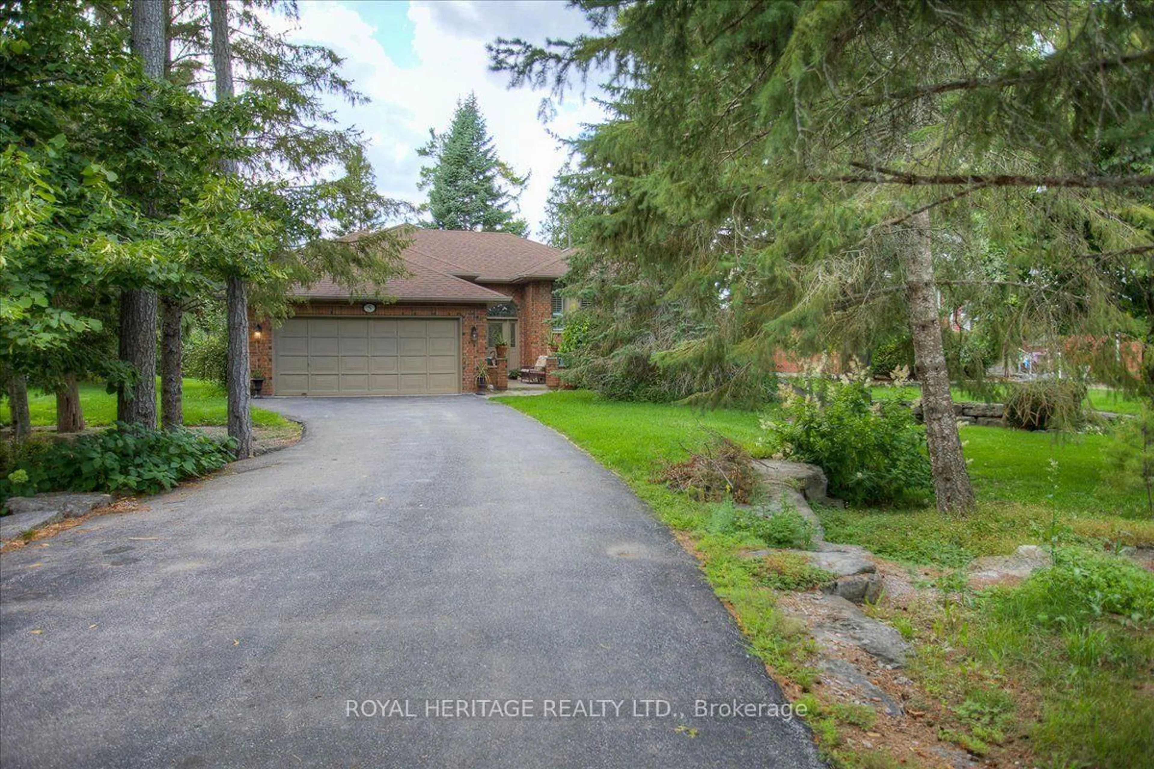 A pic from outside/outdoor area/front of a property/back of a property/a pic from drone, unknown for 5 GOVERNORS Dr, Kawartha Lakes Ontario K0M 1A0