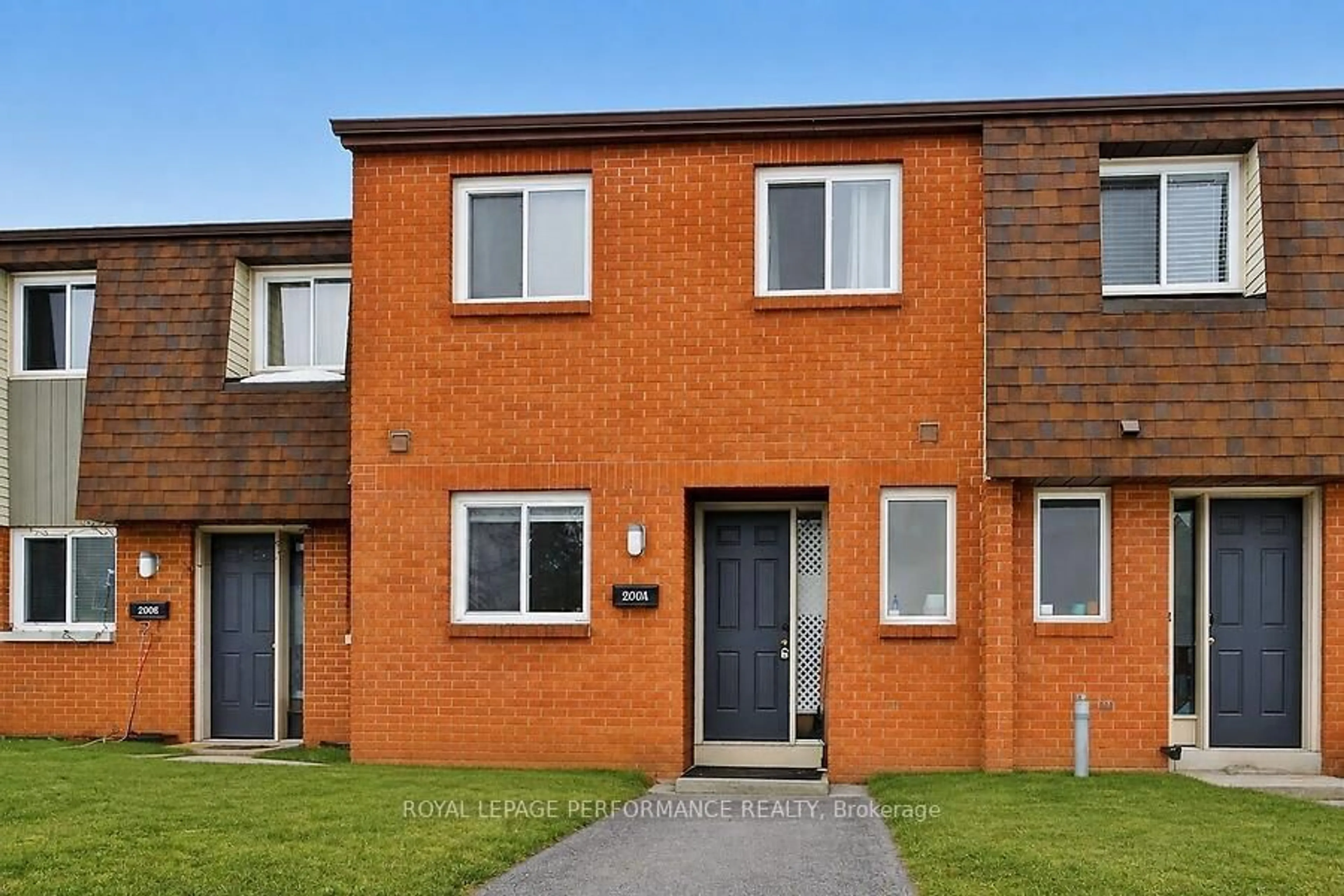 A pic from outside/outdoor area/front of a property/back of a property/a pic from drone, street for 3064 Olympic Way, Ottawa Ontario K1T 1Y6