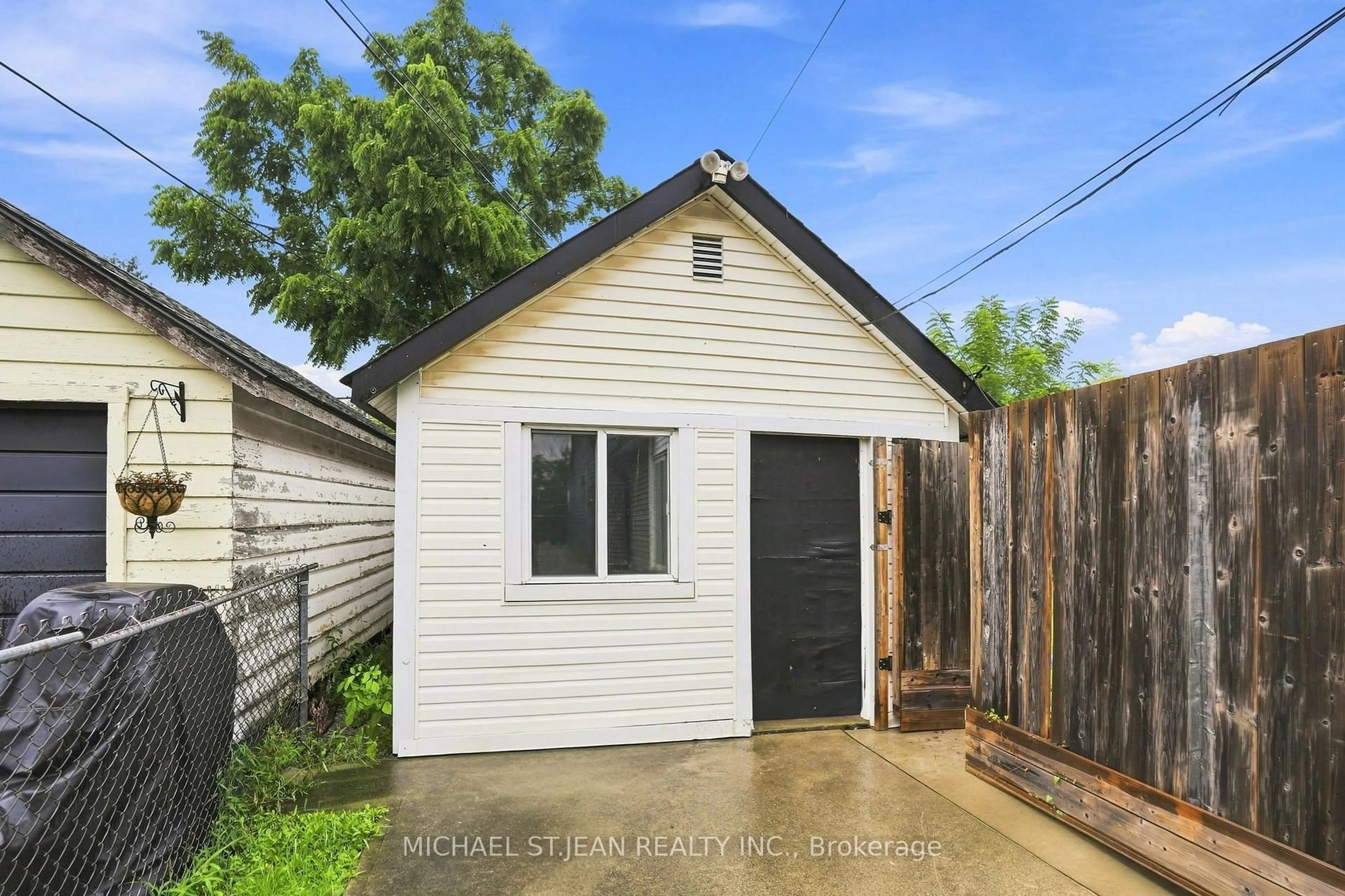 Shed for 4 Hilda St, St. Catharines Ontario L2S 1Z8
