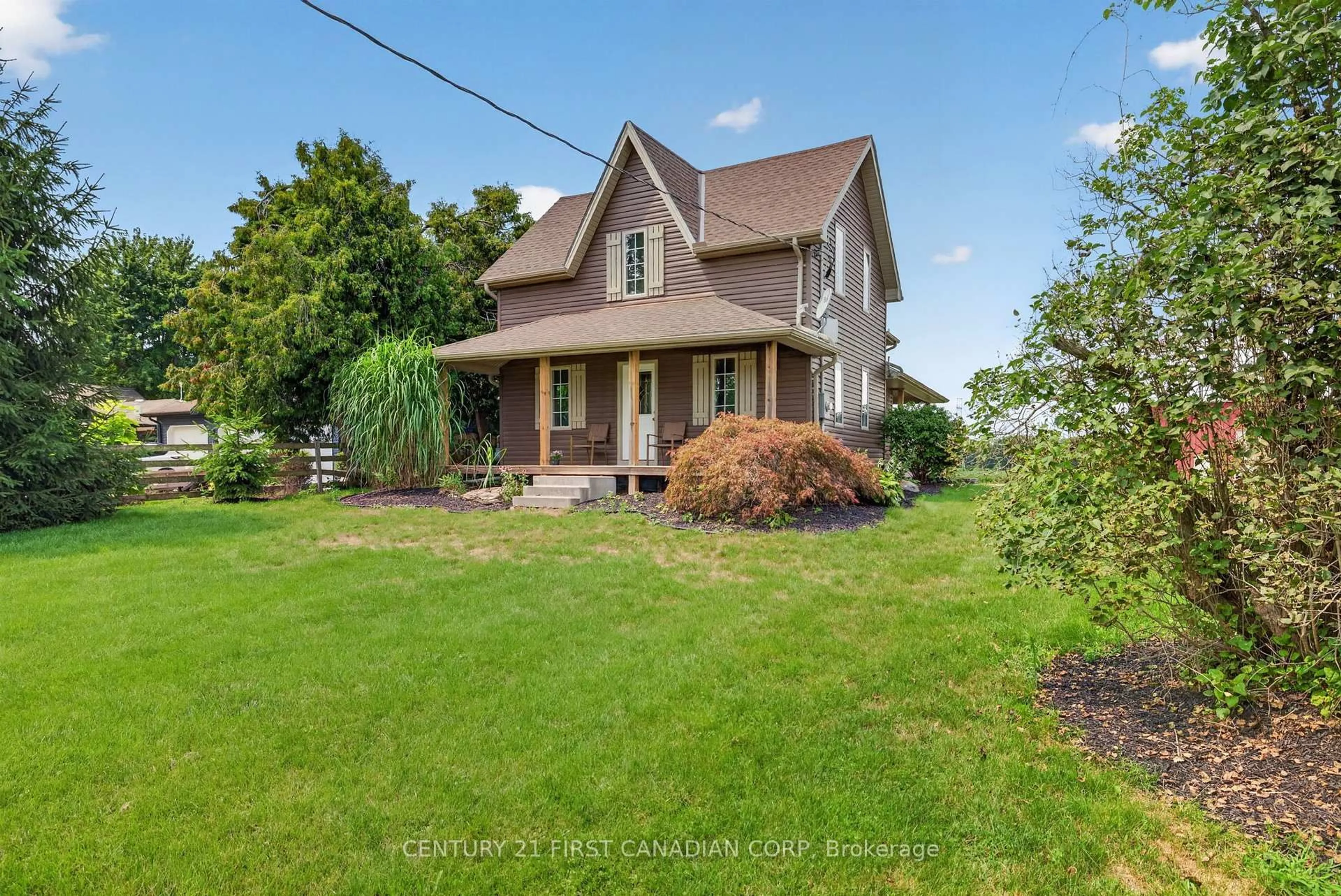 A pic from outside/outdoor area/front of a property/back of a property/a pic from drone, unknown for 6196 Falconbridge Dr, Southwest Middlesex Ontario N0L 1A0