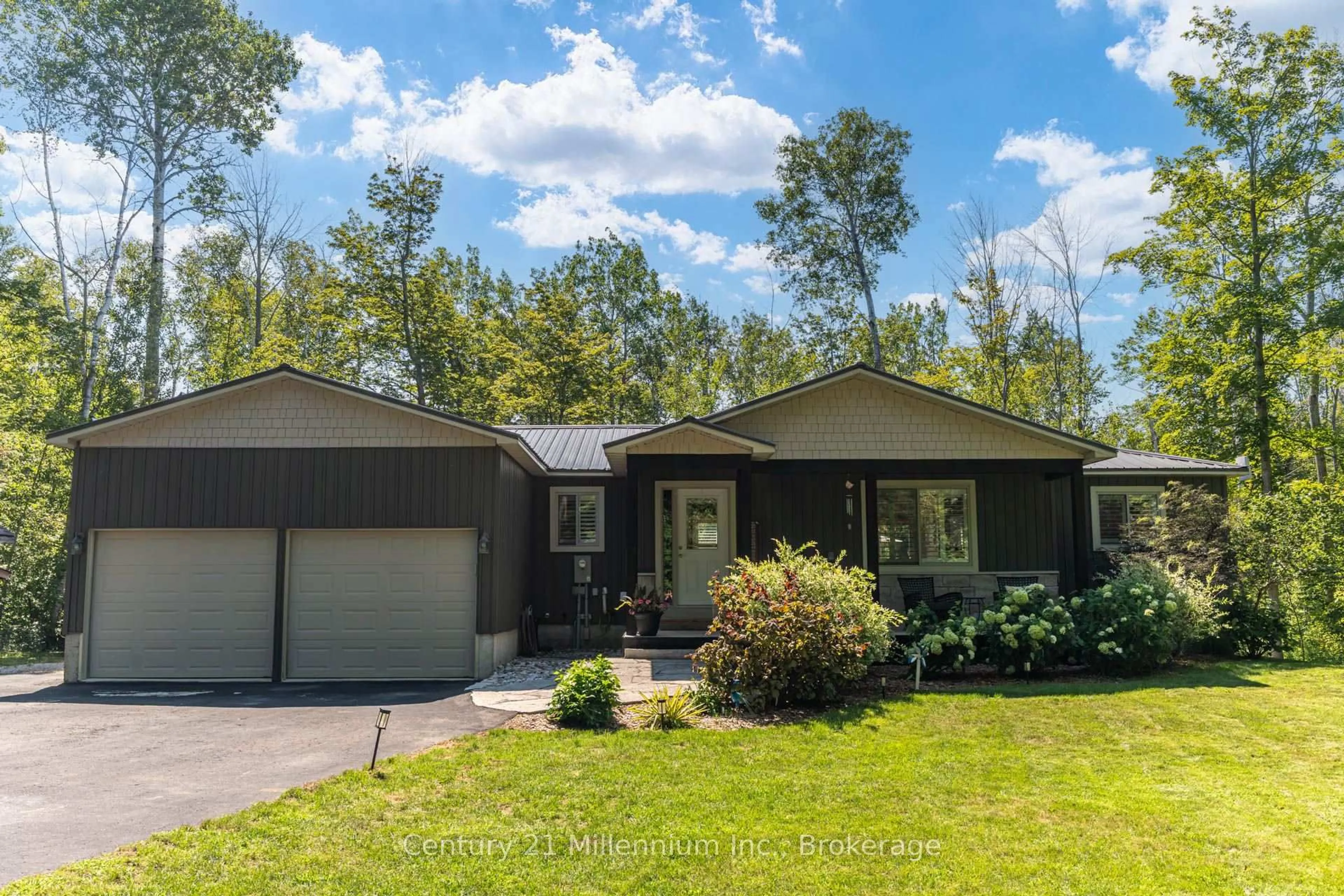 Home with vinyl exterior material, unknown for 117 Rolling Hills Dr, South Bruce Peninsula Ontario N0H 2T0