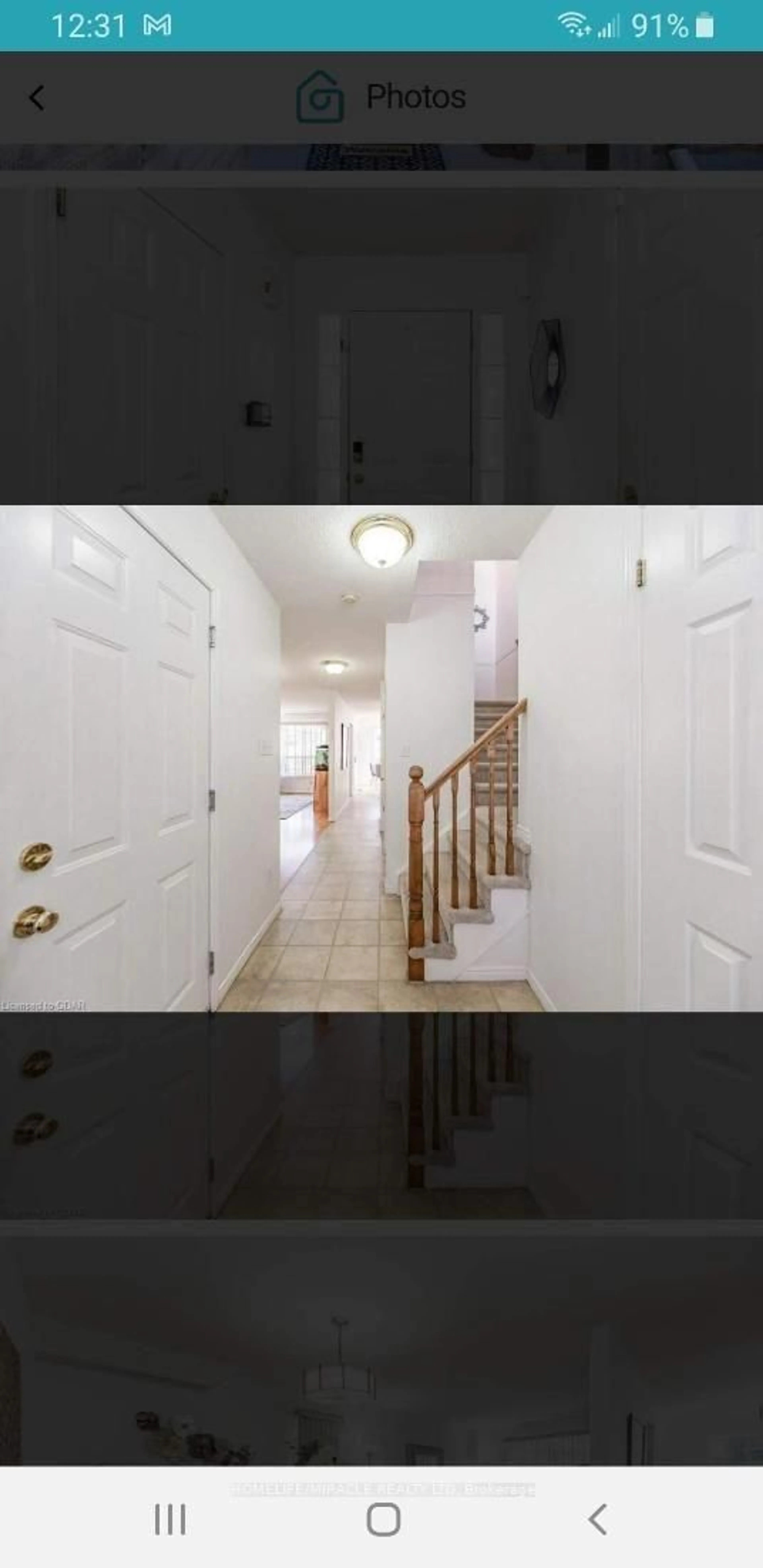 Indoor foyer for 68 Wood Grove Cres, Cambridge Ontario N1T 2A1