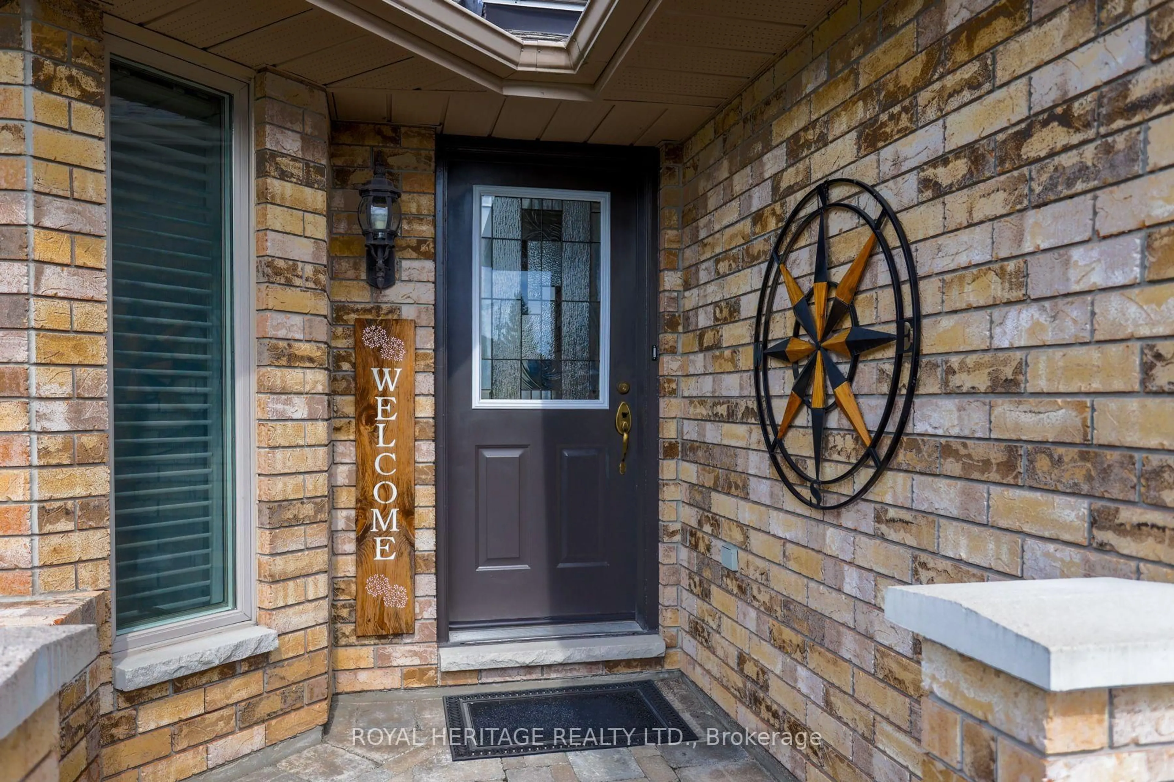 Indoor entryway for 43 Huntingwood Cres, Kawartha Lakes Ontario K0M 1A0