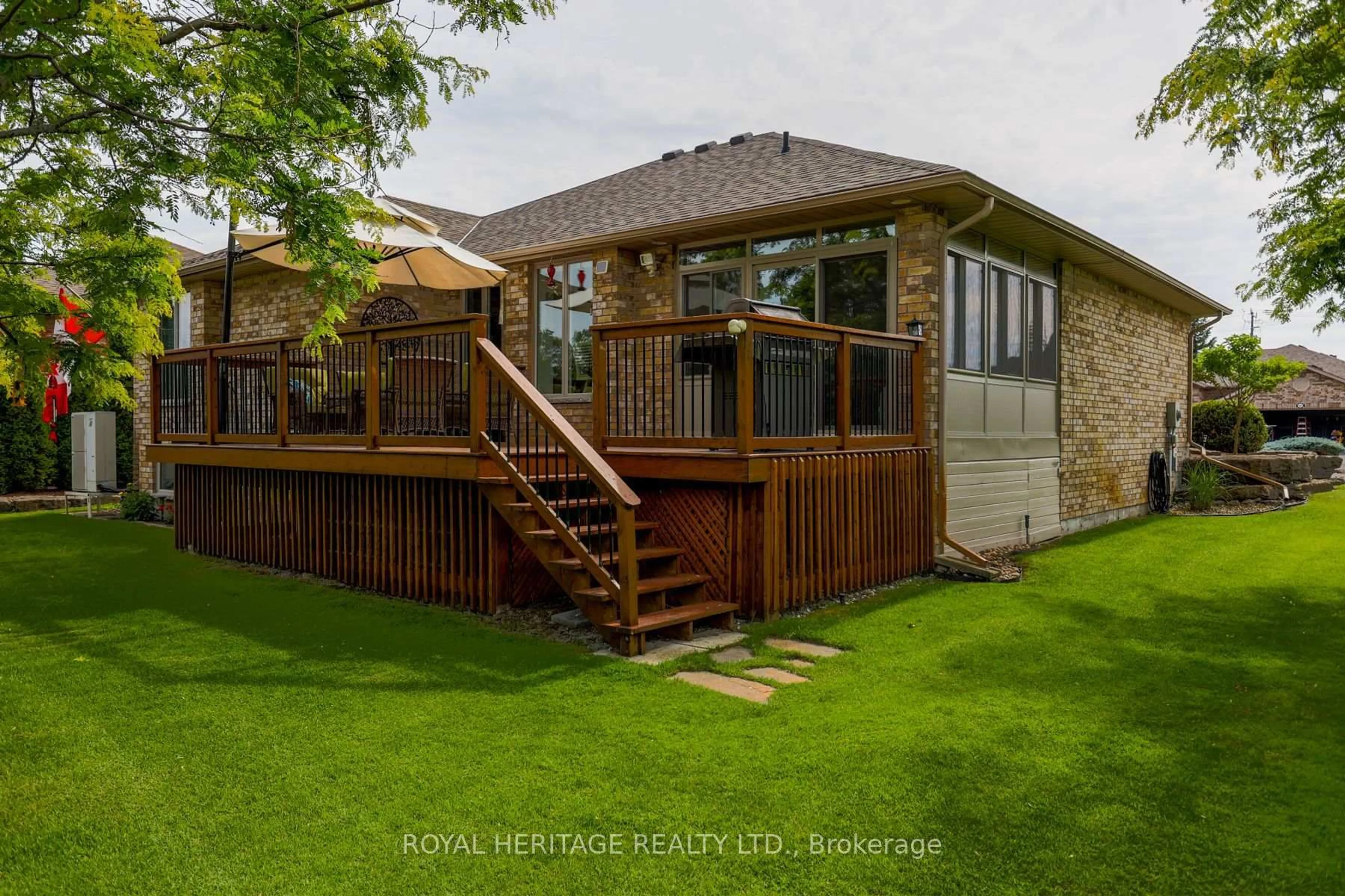 Patio, street for 43 Huntingwood Cres, Kawartha Lakes Ontario K0M 1A0