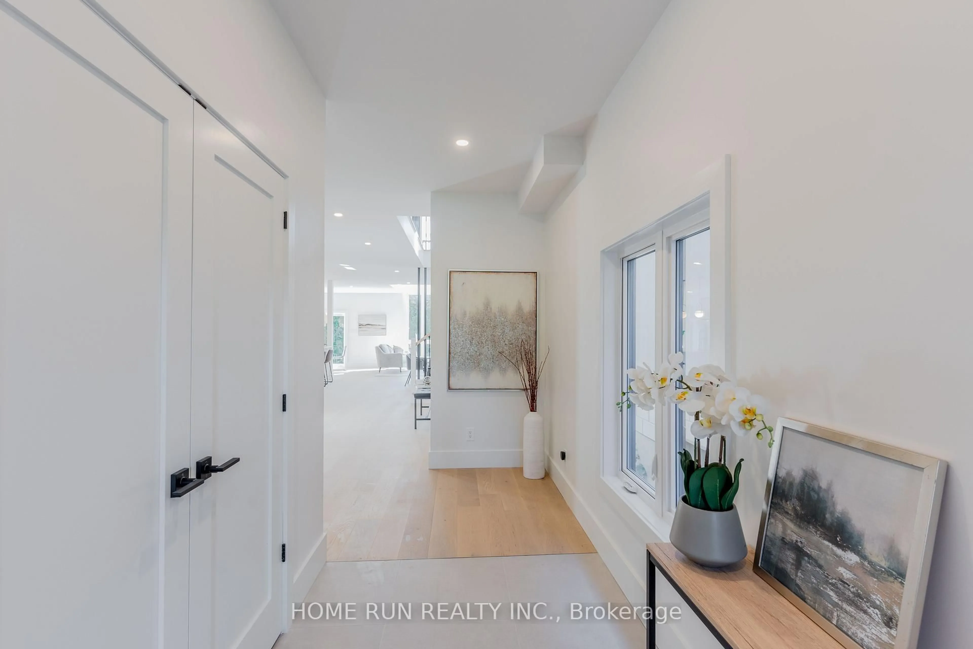 Indoor entryway for 2239 Page Rd, Orleans Ontario K1C 7K5