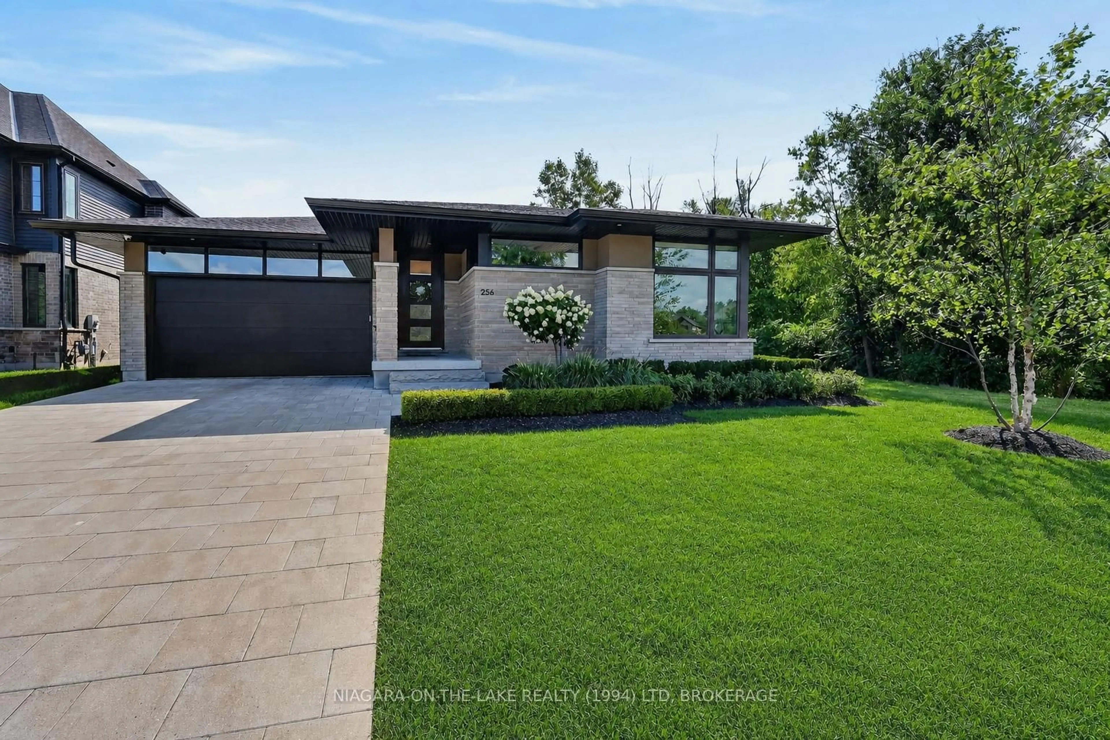 Home with brick exterior material, street for 256 Clare Ave, Welland Ontario L3C 7M7