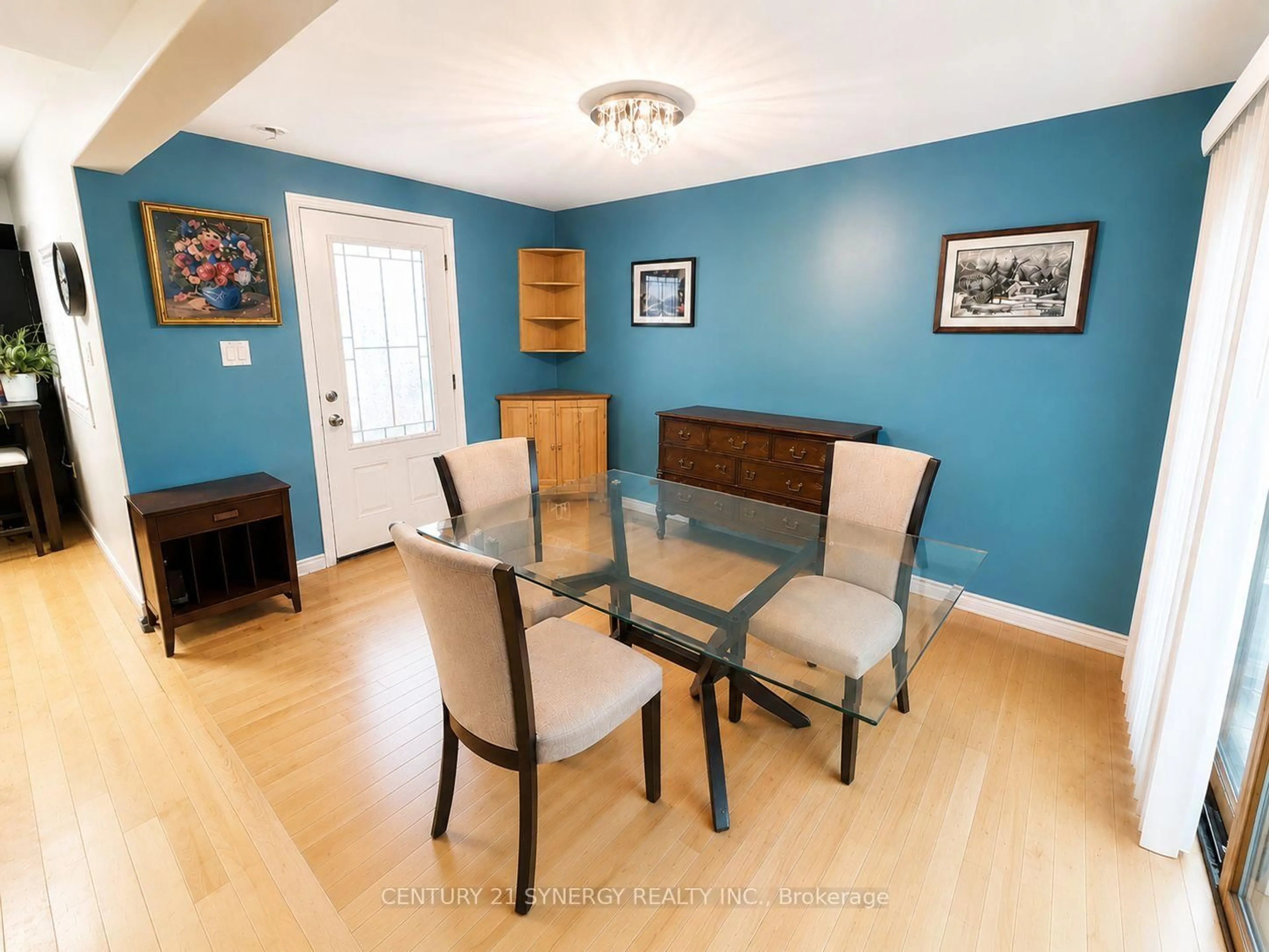Dining room, wood/laminate floor for 9 Echo Dr, Rideau Lakes Ontario K7A 0J5