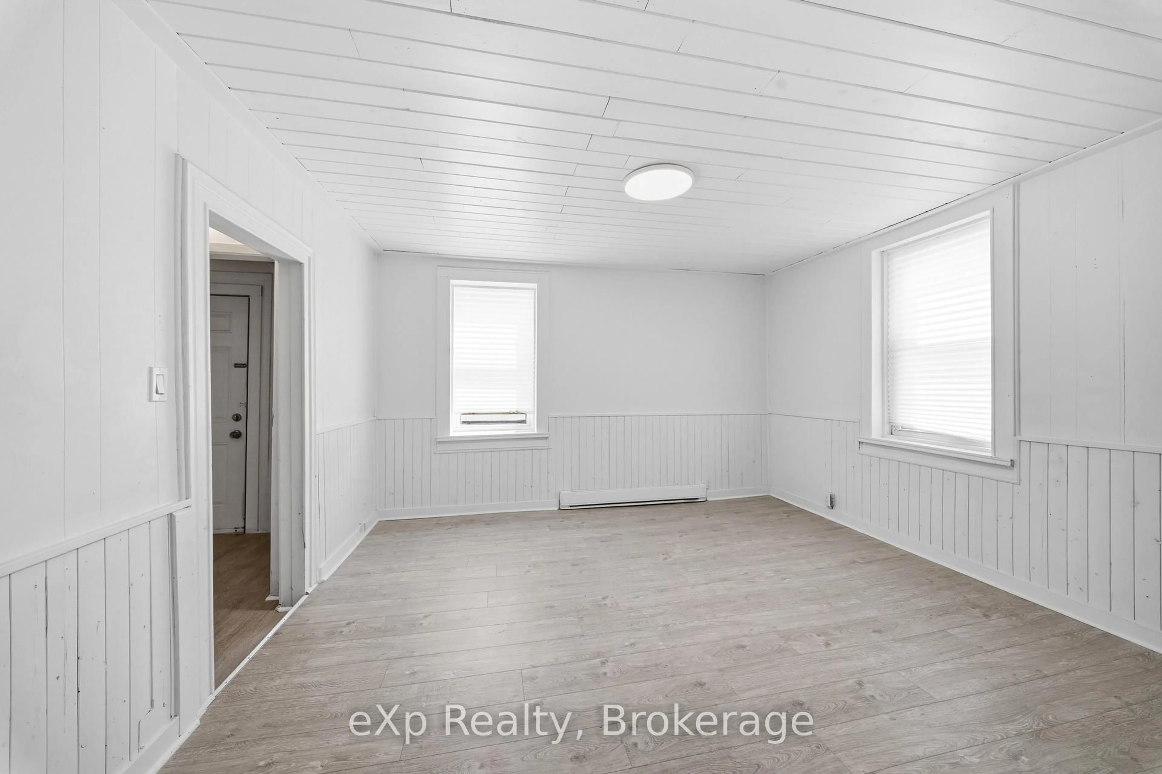 A pic of a room for 188 Dundas St, Quinte West Ontario K8V 3R2