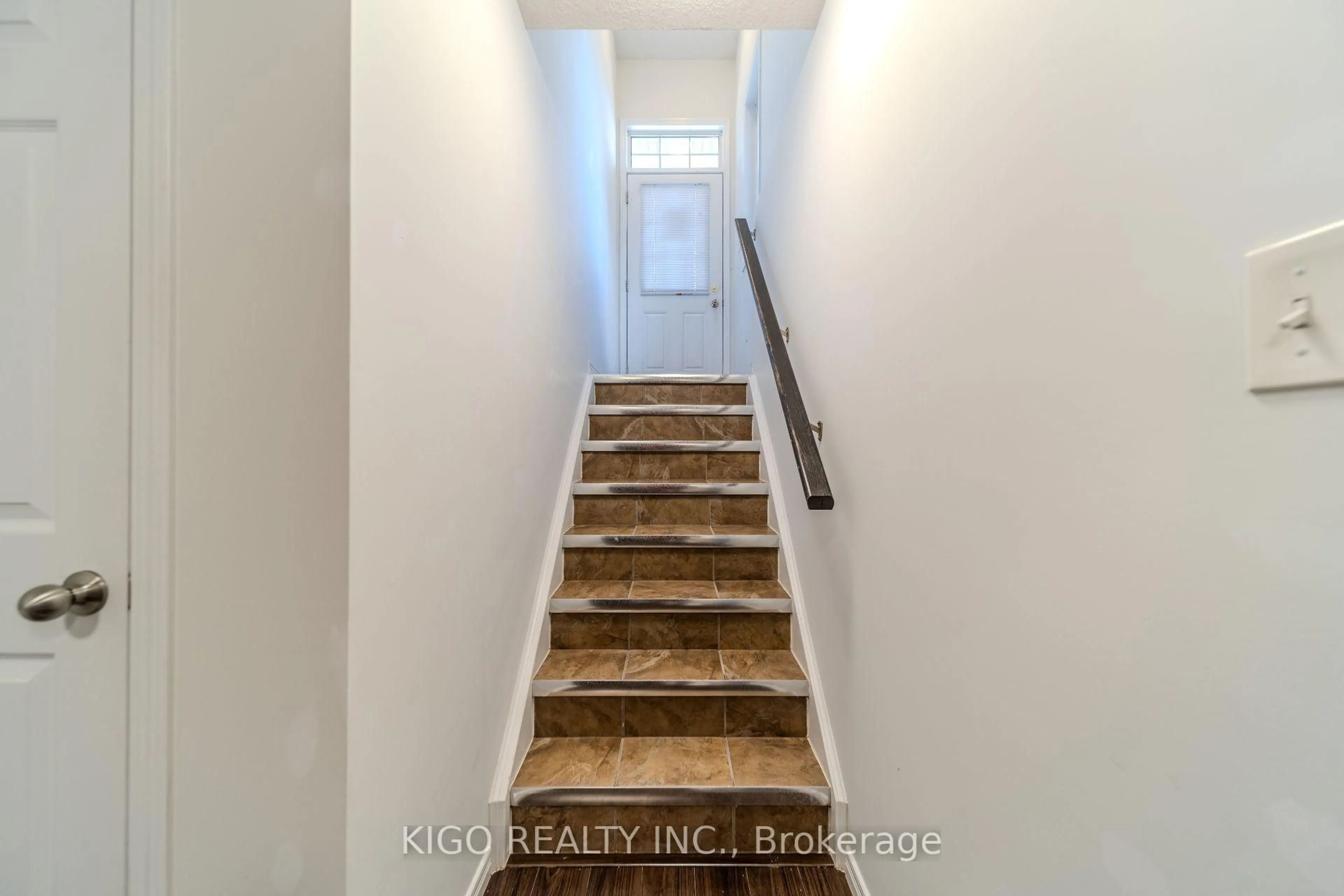Stairs for 931 Glasgow St #37A, Kitchener Ontario N2N 0B5