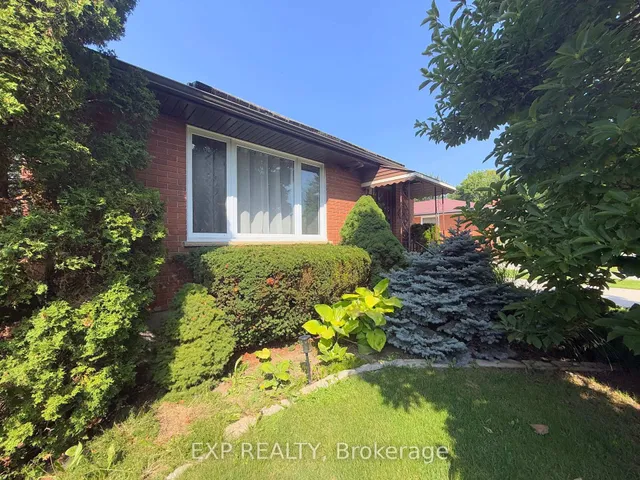 82 Lacey Cres, London South 3