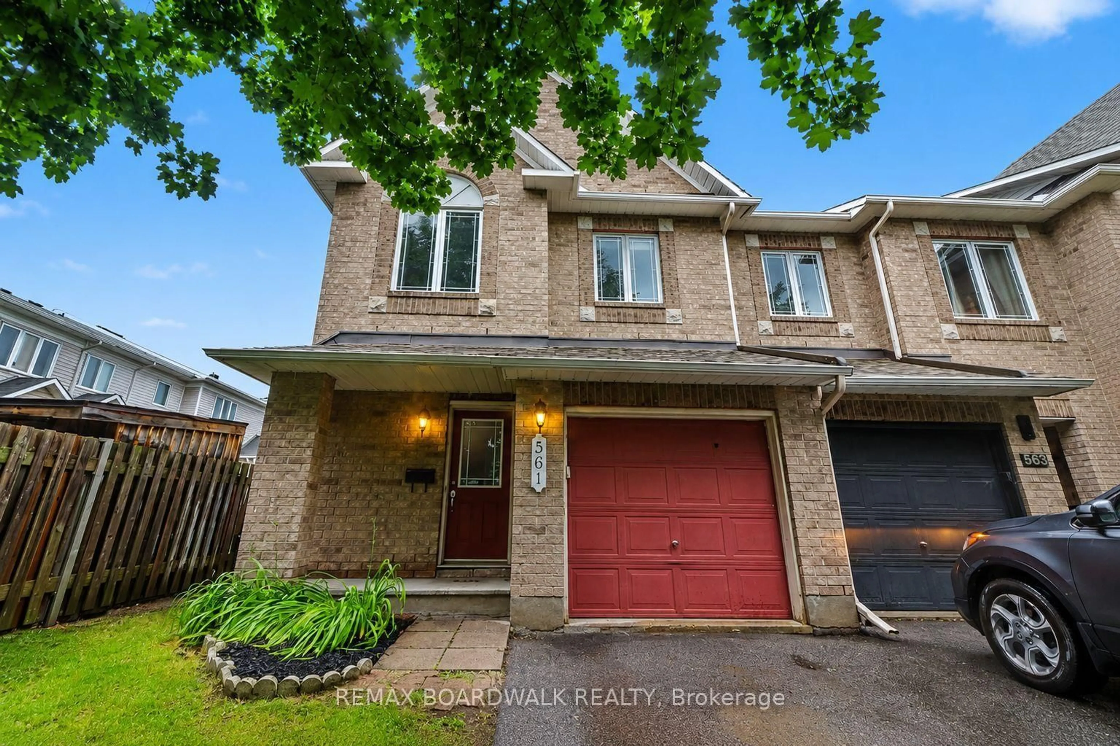 Home with brick exterior material, street for 561 AQUAVIEW Dr, Ottawa Ontario K4A 4V4