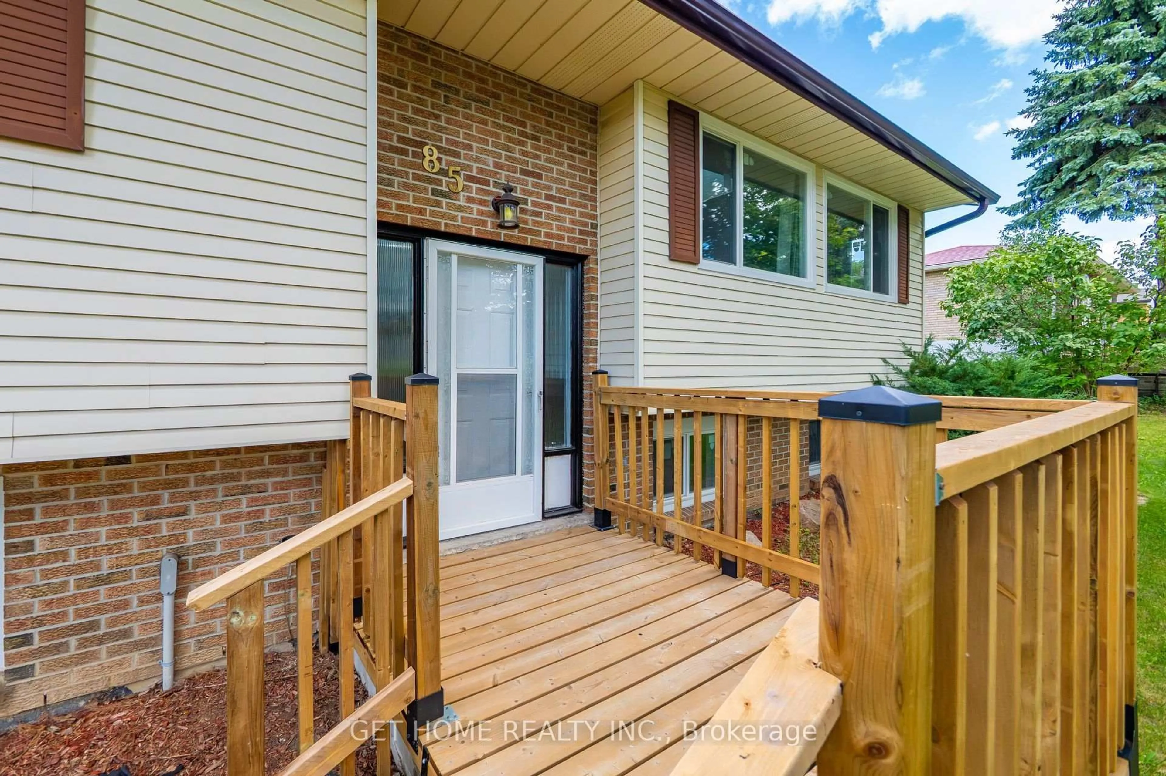 Home with brick exterior material, street for 85 High Acres Cres, Kitchener Ontario N2N 2S3