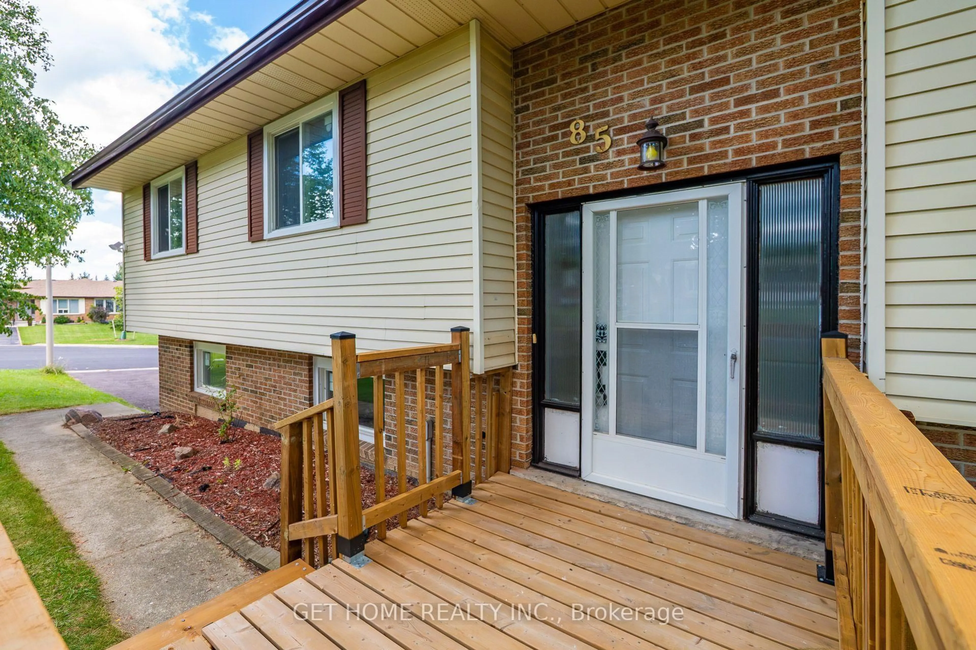 Home with vinyl exterior material, unknown for 85 High Acres Cres, Kitchener Ontario N2N 2S3