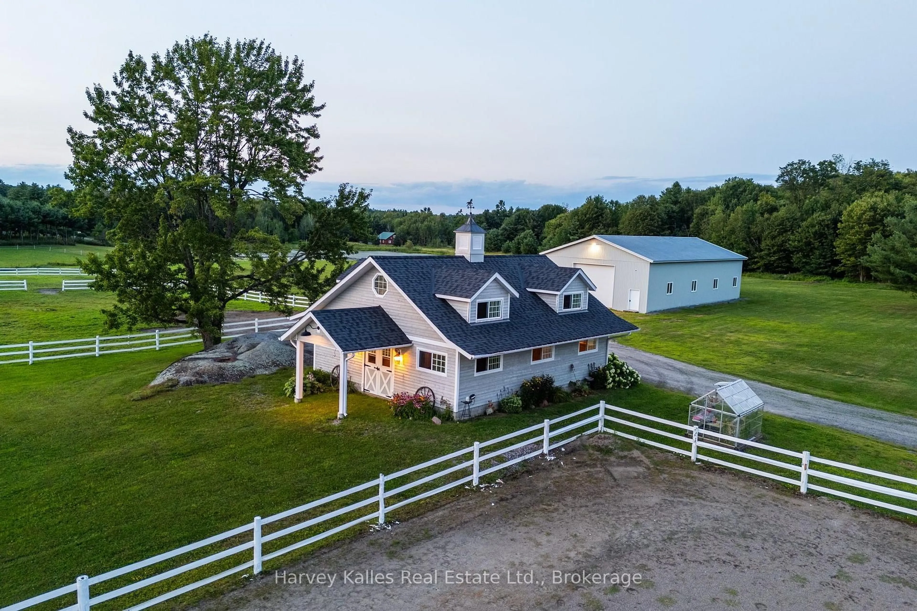 A pic from outside/outdoor area/front of a property/back of a property/a pic from drone, unknown for 1003 Brandy Crest Rd, Muskoka Lakes Ontario P0B 1J0