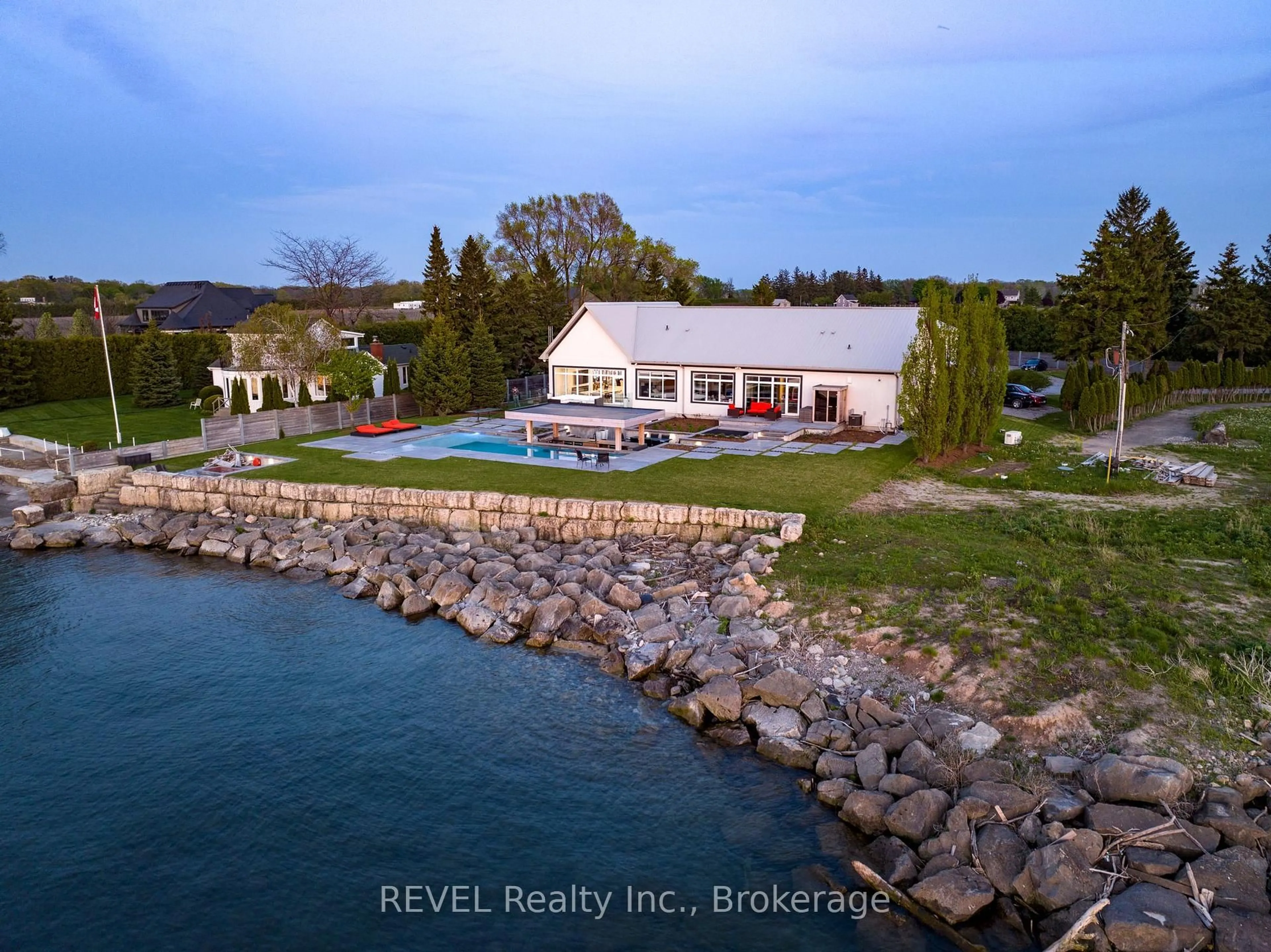 A pic from outside/outdoor area/front of a property/back of a property/a pic from drone, water/lake/river/ocean view for 4 FIRELANE 4B, Niagara-on-the-Lake Ontario L0S 1J0