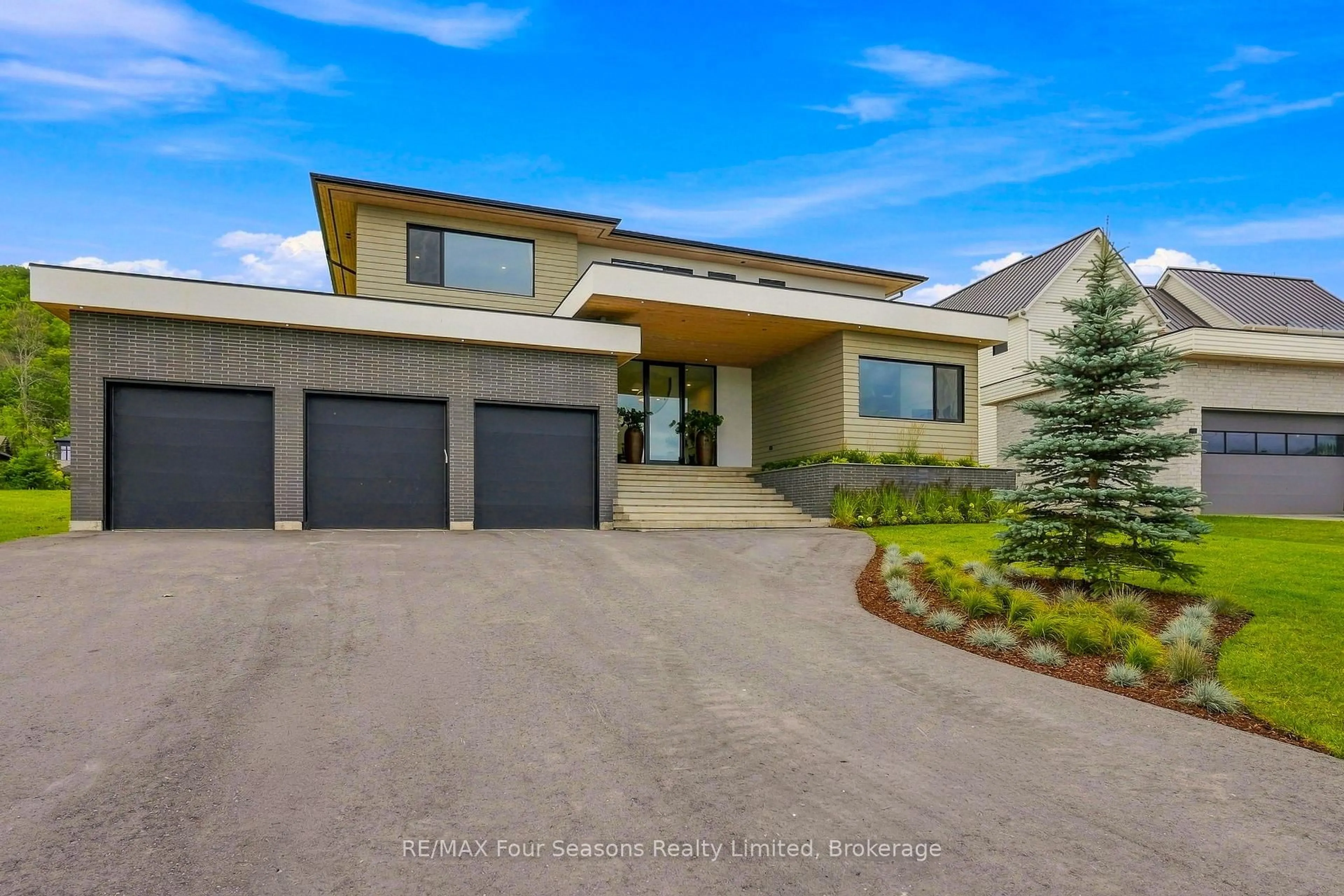 Unknown for 102 Barton Blvd, Blue Mountains Ontario N0H 1J0